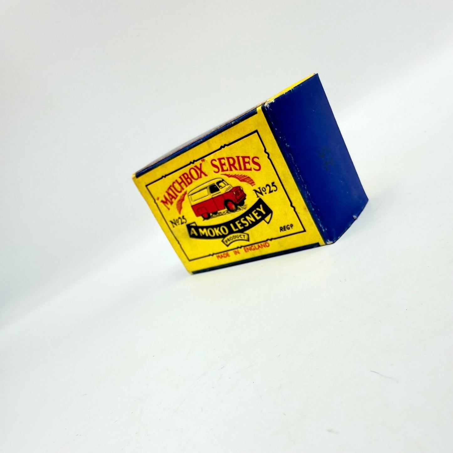 Matchbox Lesney 25a Bedford Dunlop Van MW - Magic Matchbox