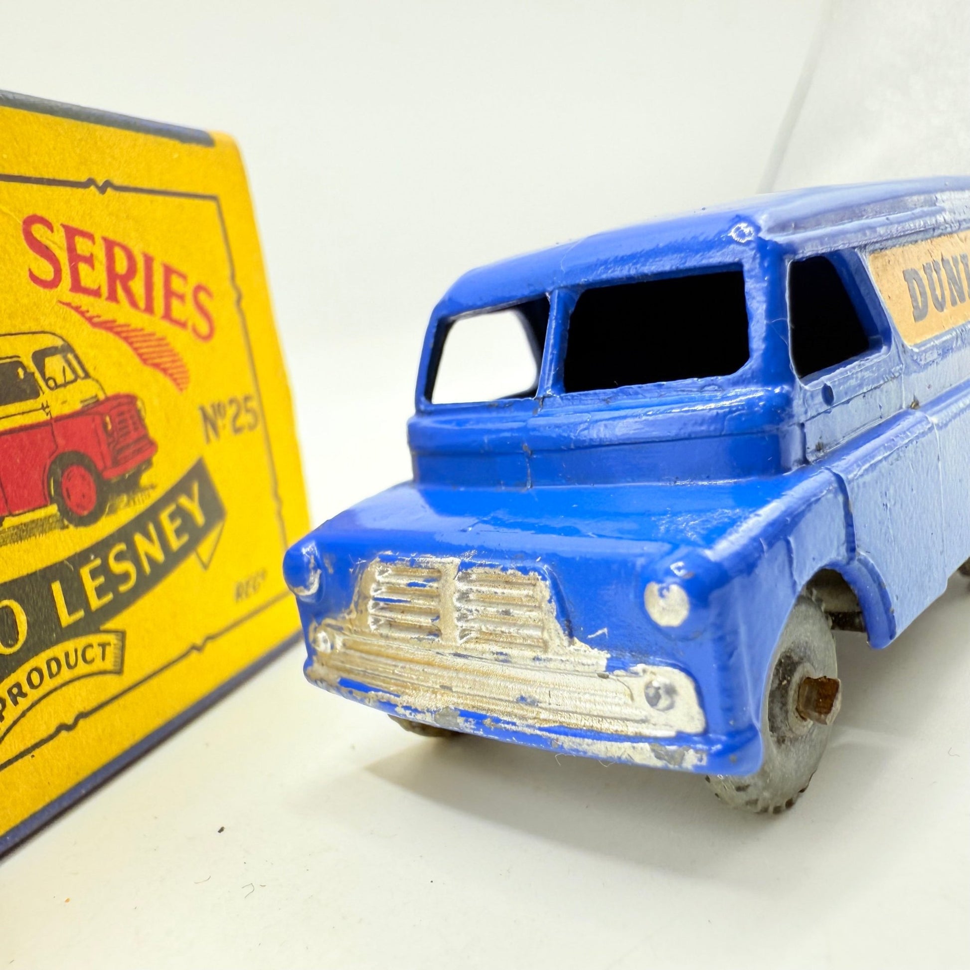 Matchbox Lesney 25a Bedford Dunlop Van MW - Magic Matchbox