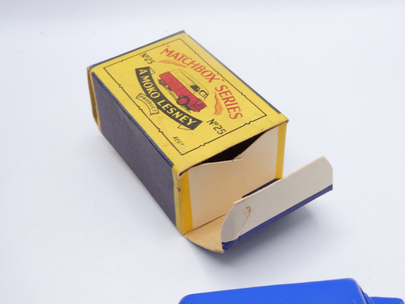 Matchbox Lesney 25a Bedford Dunlop Van MW - Magic Matchbox