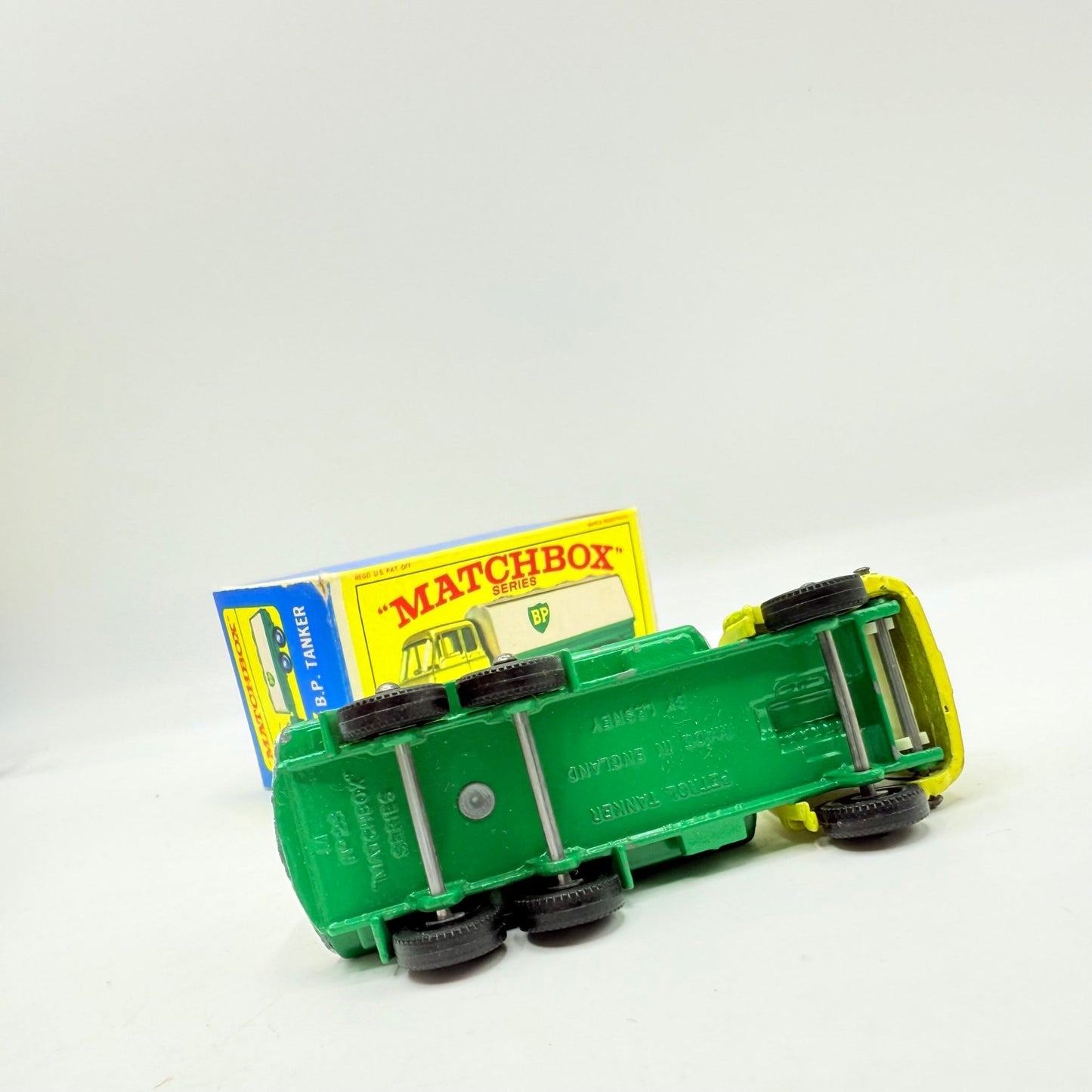 Matchbox Lesney 25c BP Tanker - Magic Matchbox