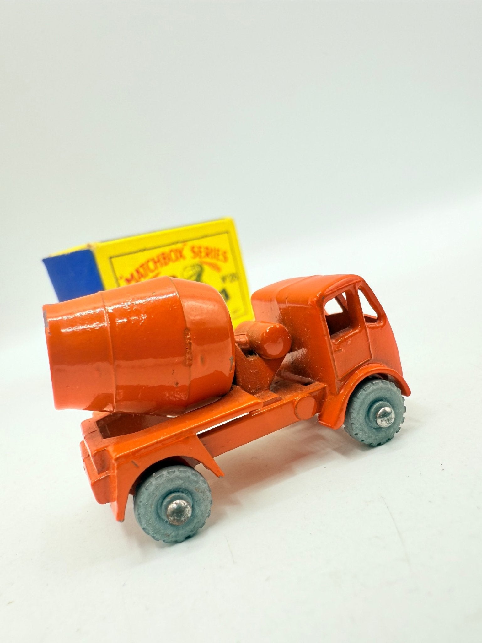 Matchbox Lesney 26a ERF Cement Mixer MW - Magic Matchbox