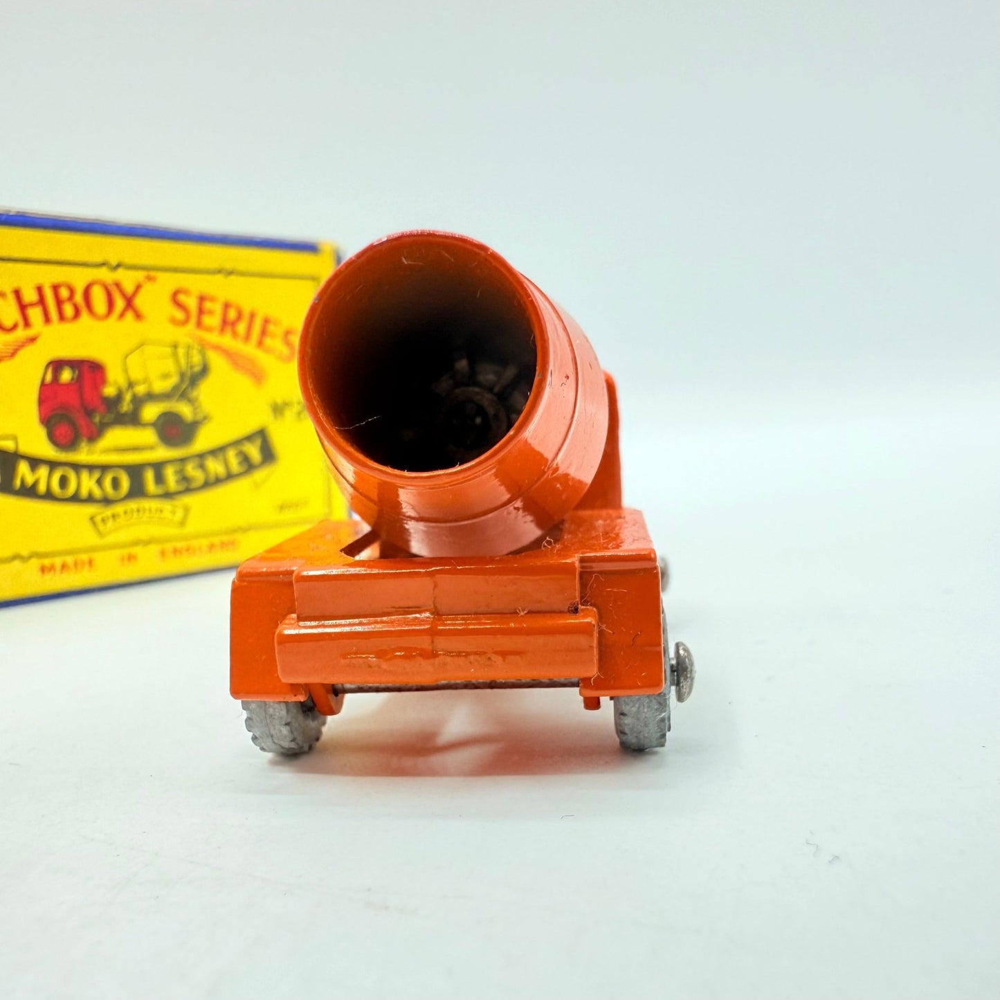 Matchbox Lesney 26a ERF Cement Mixer MW - Magic Matchbox