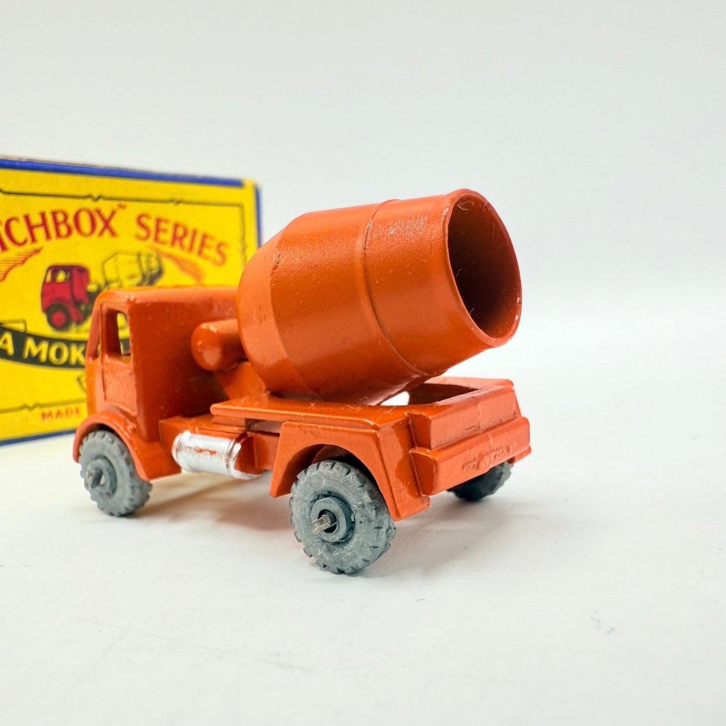 Matchbox Lesney 26a ERF Cement Mixer MW - Magic Matchbox