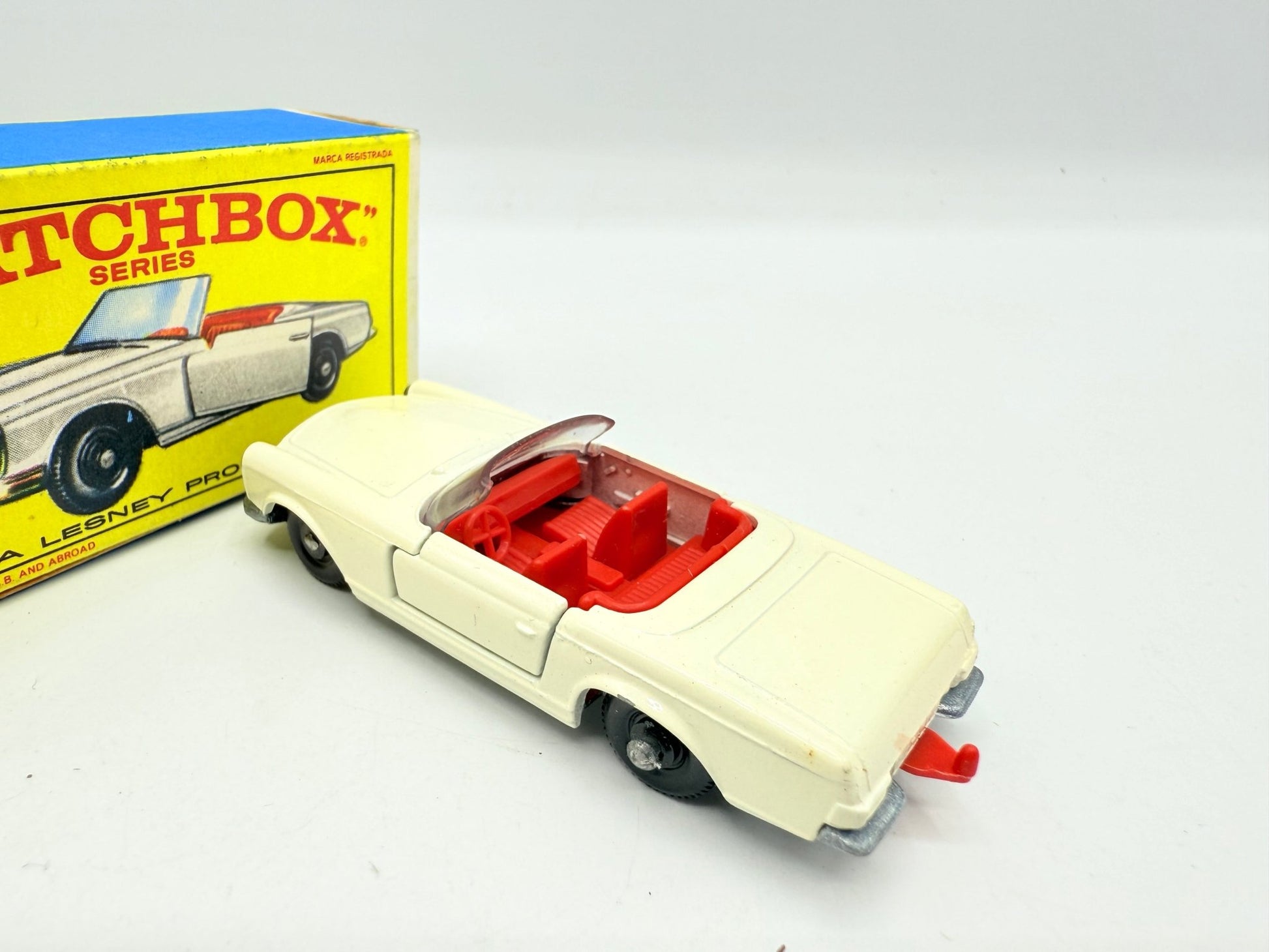 Matchbox Lesney 27d Mercedes - Benz 230SL - Magic Matchbox