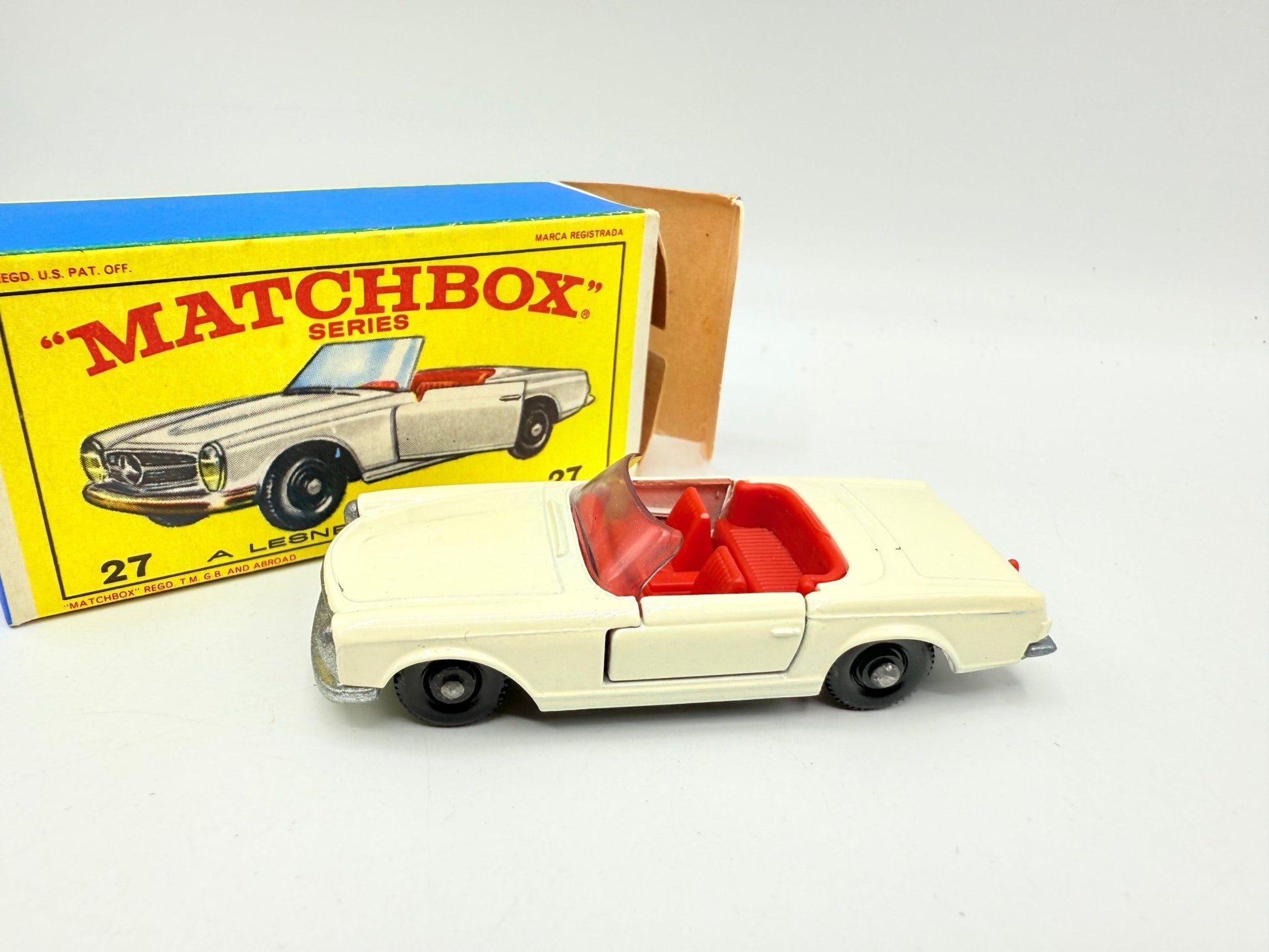 Matchbox Lesney 27d Mercedes - Benz 230SL - Magic Matchbox