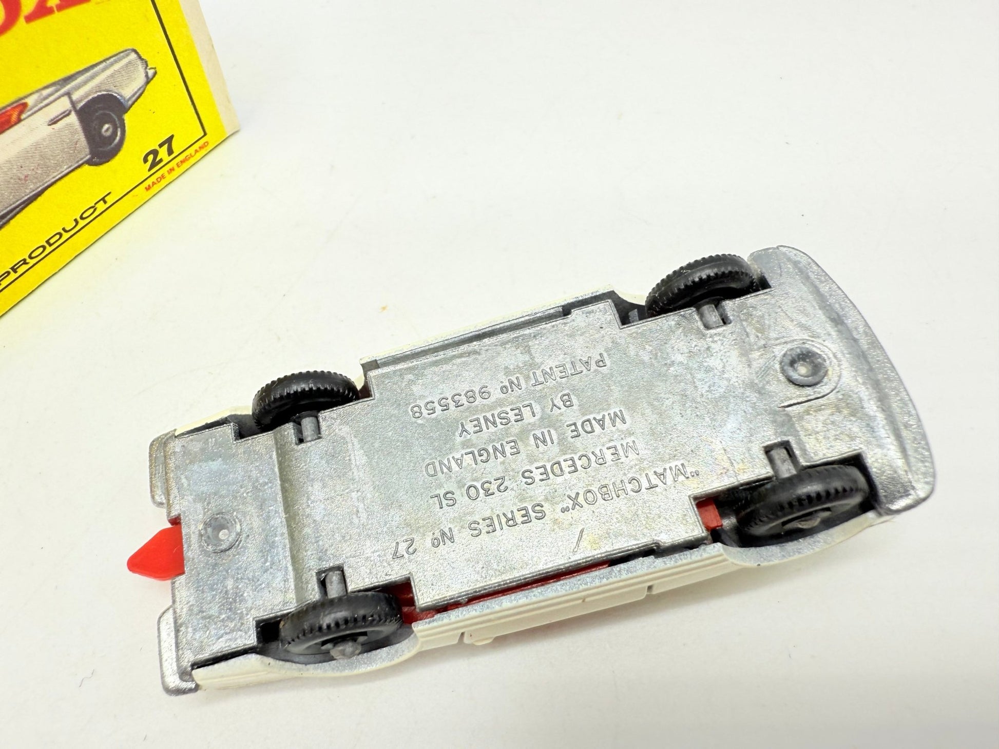 Matchbox Lesney 27d Mercedes - Benz 230SL - Magic Matchbox
