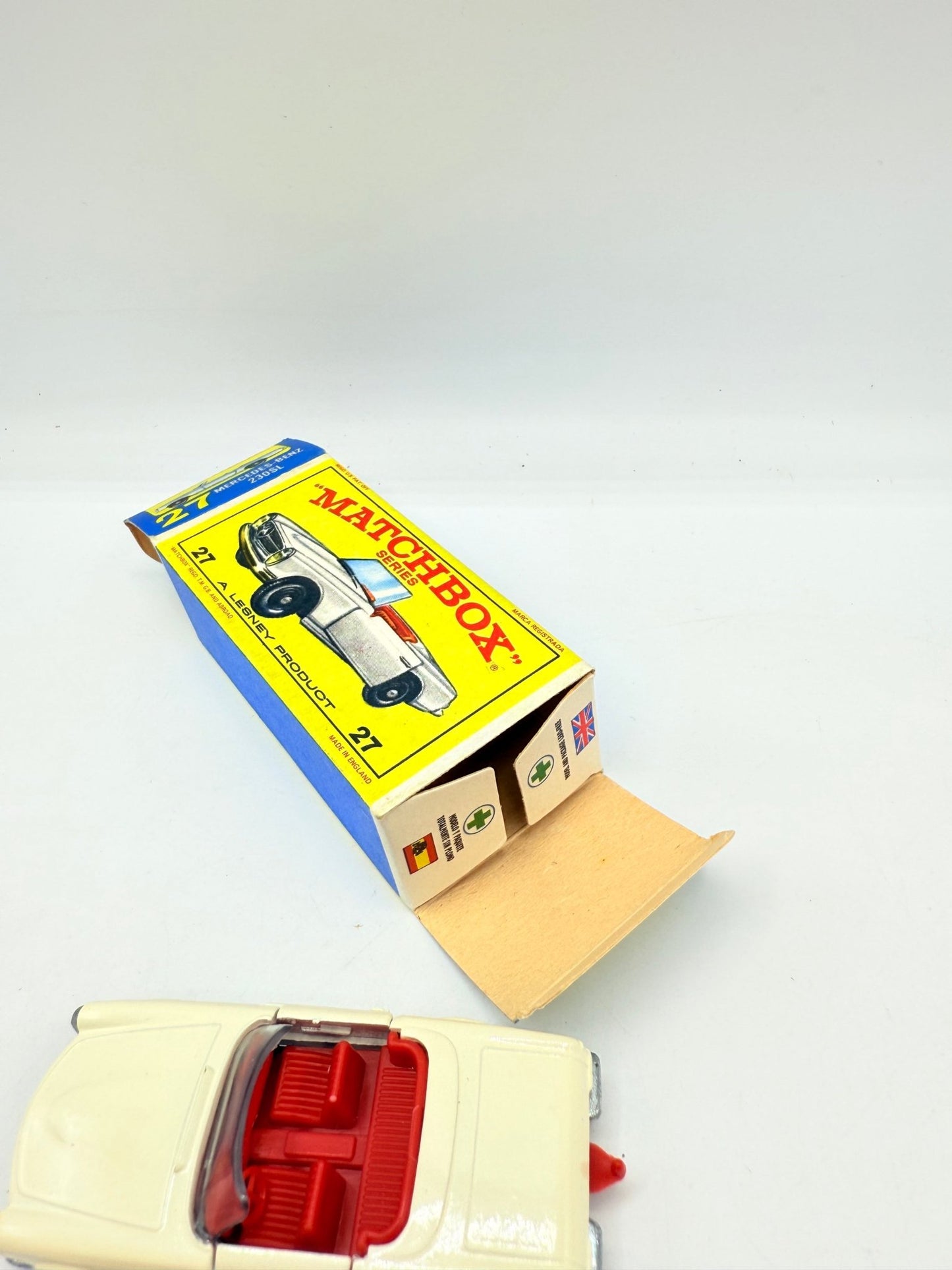 Matchbox Lesney 27d Mercedes - Benz 230SL - Magic Matchbox