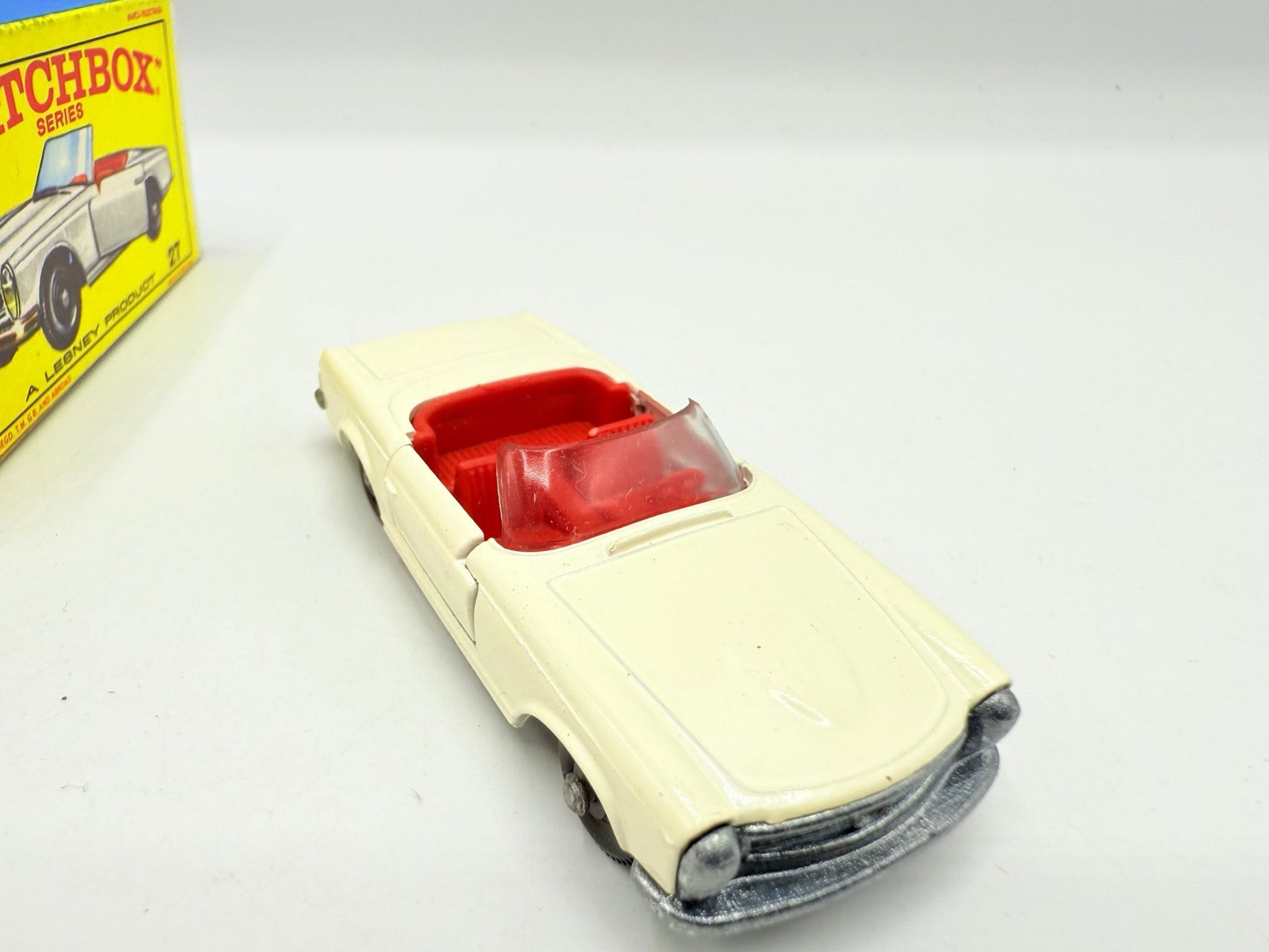 Matchbox Lesney 27d Mercedes - Benz 230SL - Magic Matchbox