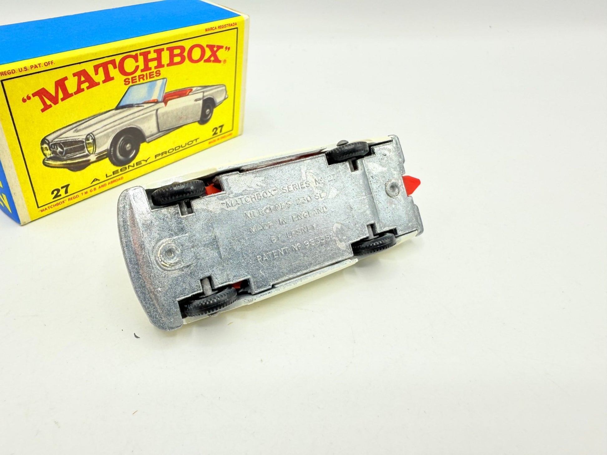 Matchbox Lesney 27d Mercedes - Benz 230SL - Magic Matchbox