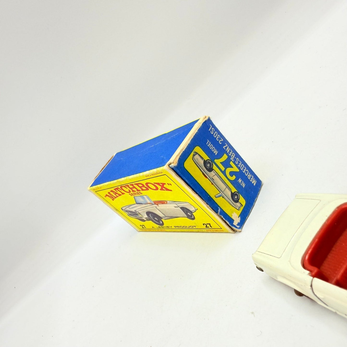 Matchbox Lesney 27d Mercedes - Benz 230SL - Magic Matchbox