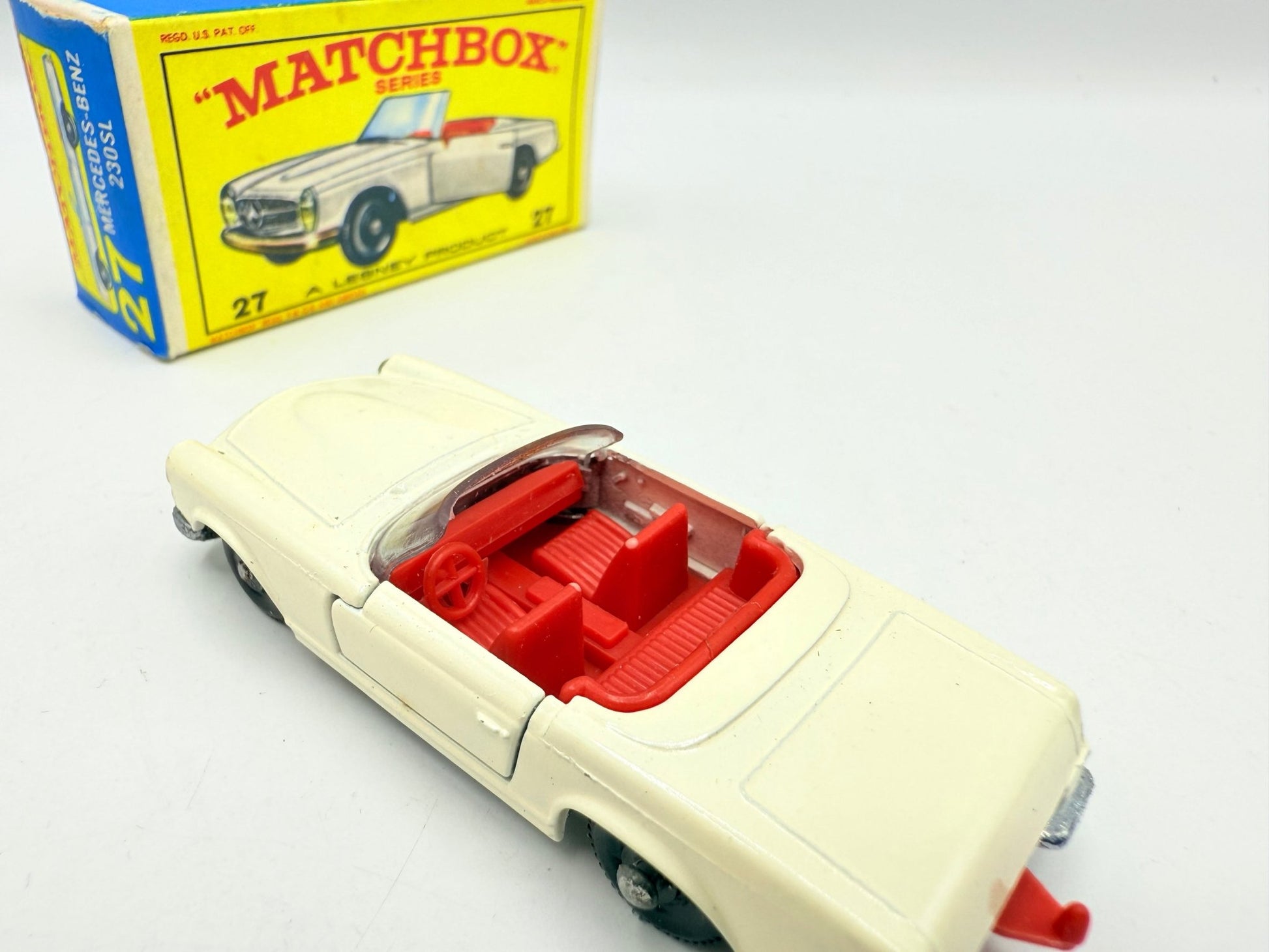 Matchbox Lesney 27d Mercedes - Benz 230SL - Magic Matchbox