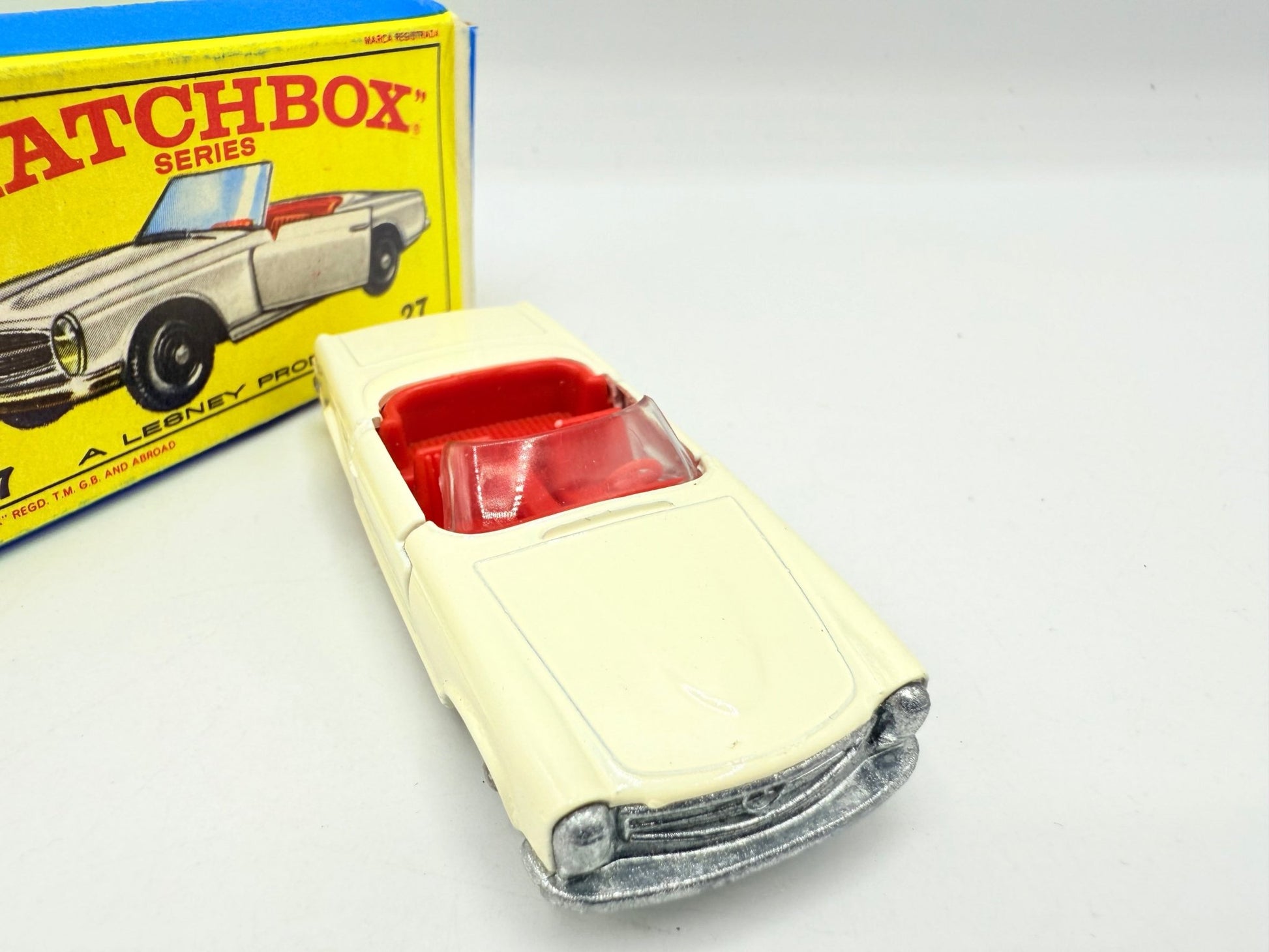 Matchbox Lesney 27d Mercedes - Benz 230SL - Magic Matchbox