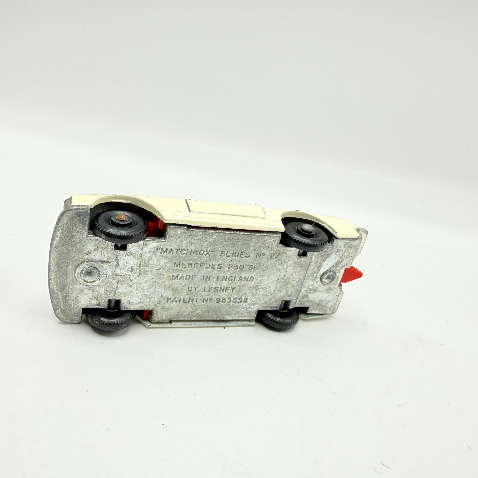 Matchbox Lesney 27d Mercedes - Benz 230SL - Magic Matchbox