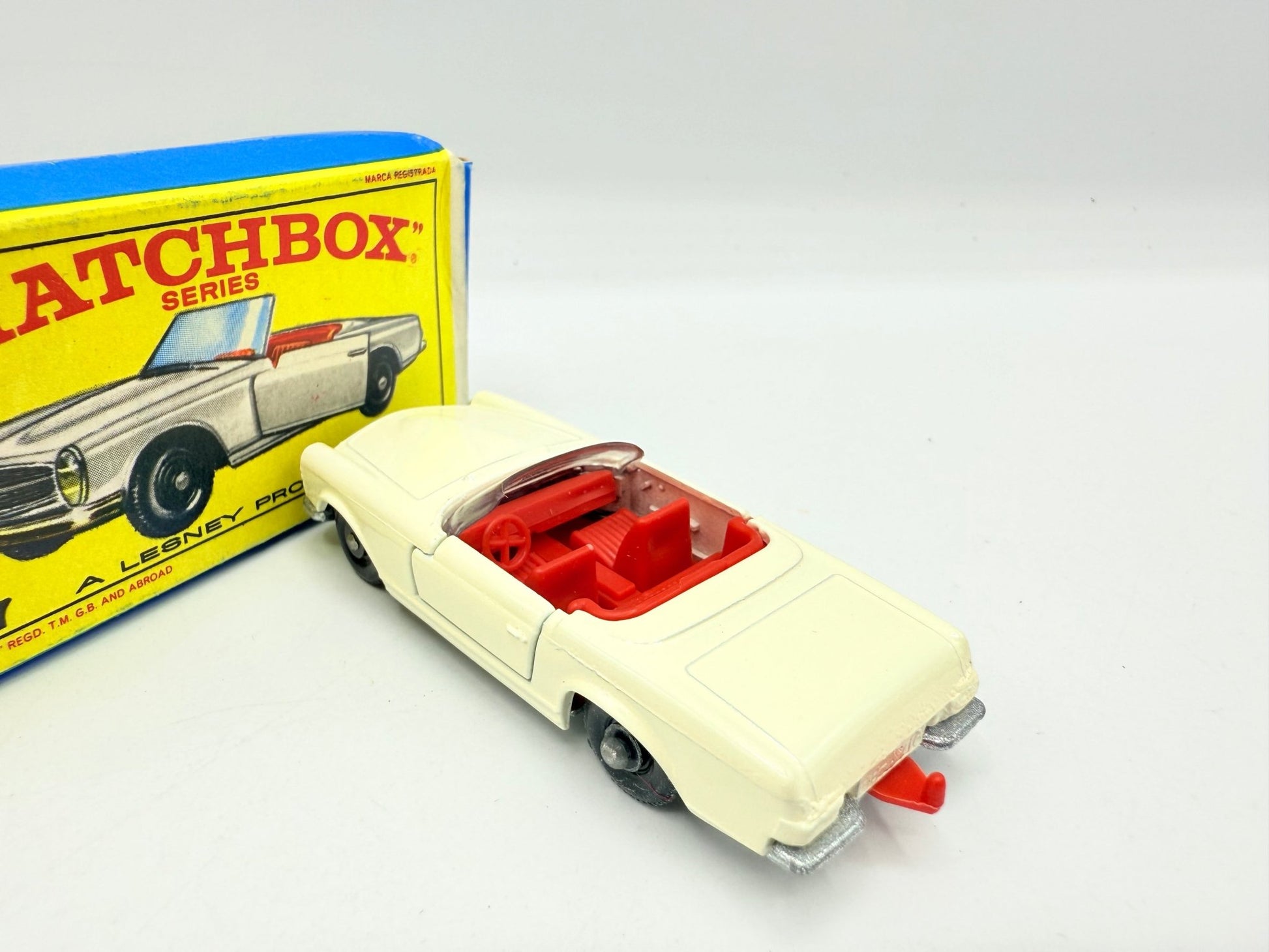 Matchbox Lesney 27d Mercedes - Benz 230SL - Magic Matchbox