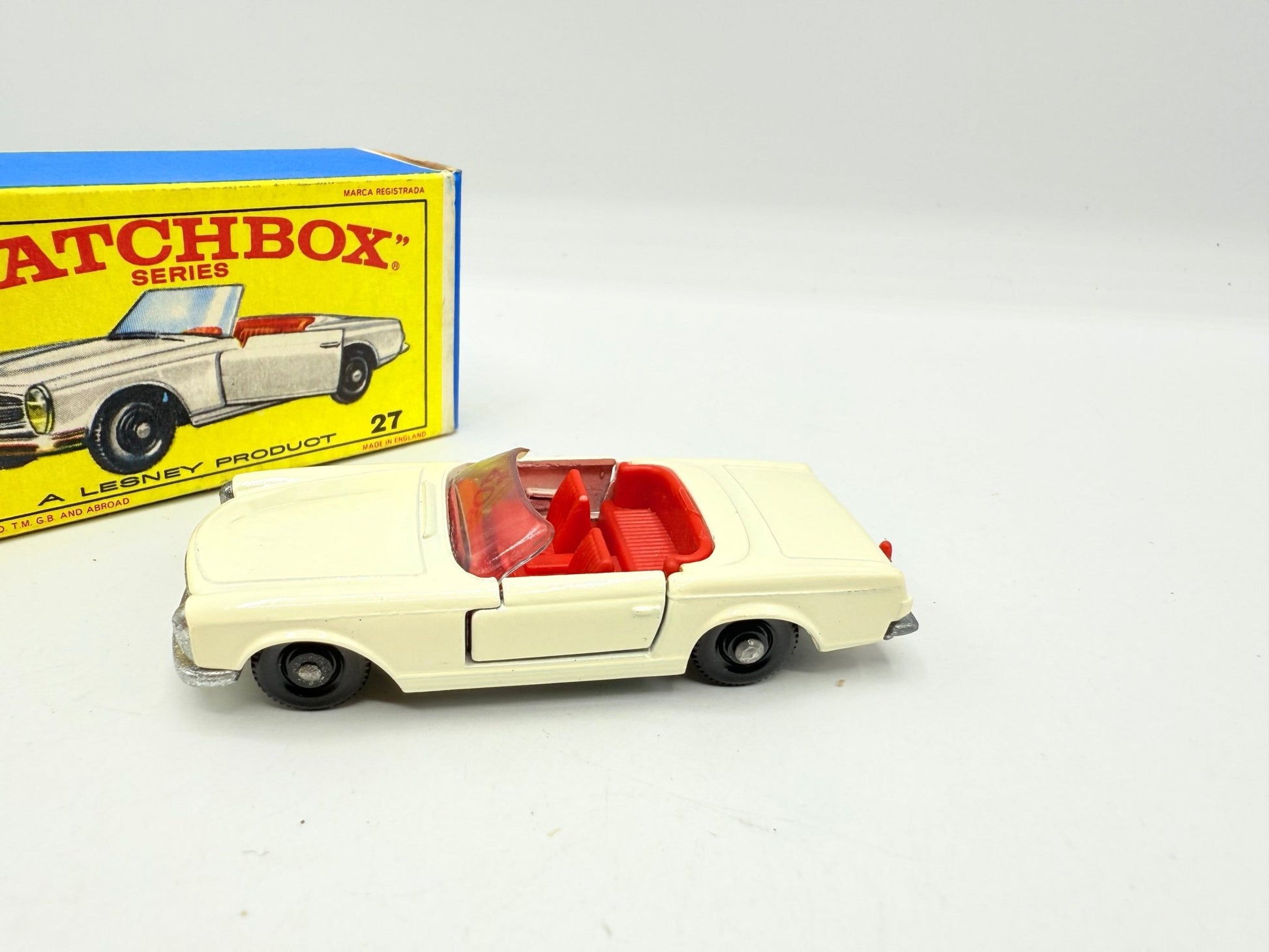 Matchbox Lesney 27d Mercedes Benz 230SL - Magic Matchbox
