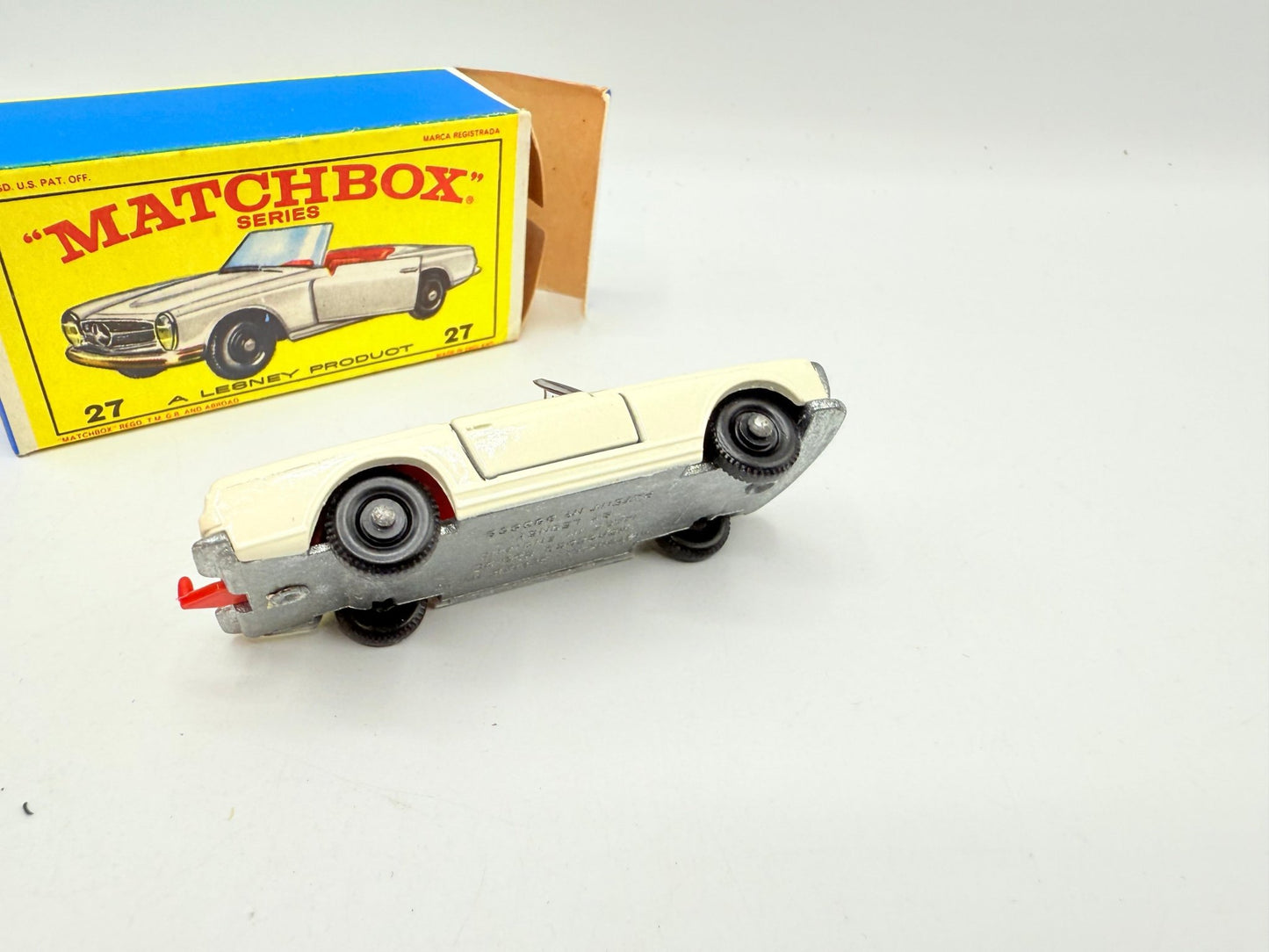 Matchbox Lesney 27d Mercedes - Benz 230SL - Magic Matchbox