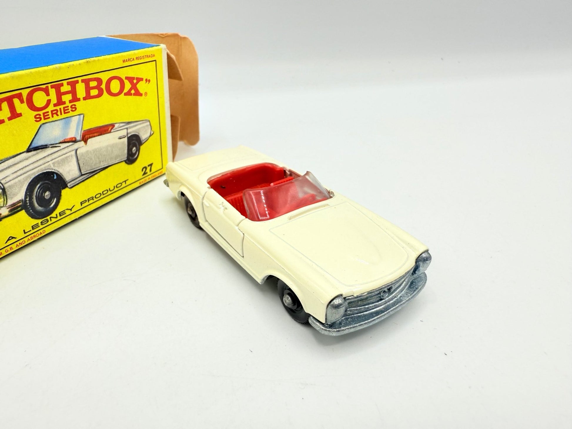 Matchbox Lesney 27d Mercedes - Benz 230SL - Magic Matchbox