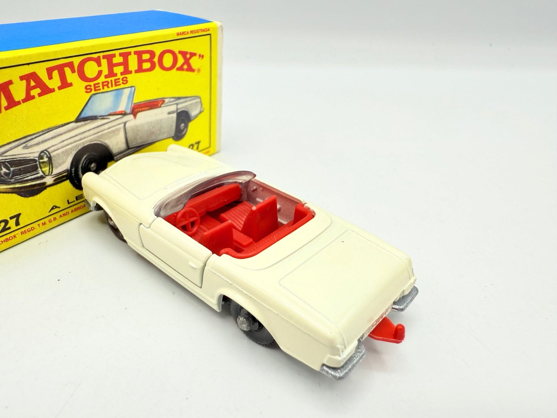 Matchbox Lesney 27d Mercedes - Benz 230SL - Magic Matchbox