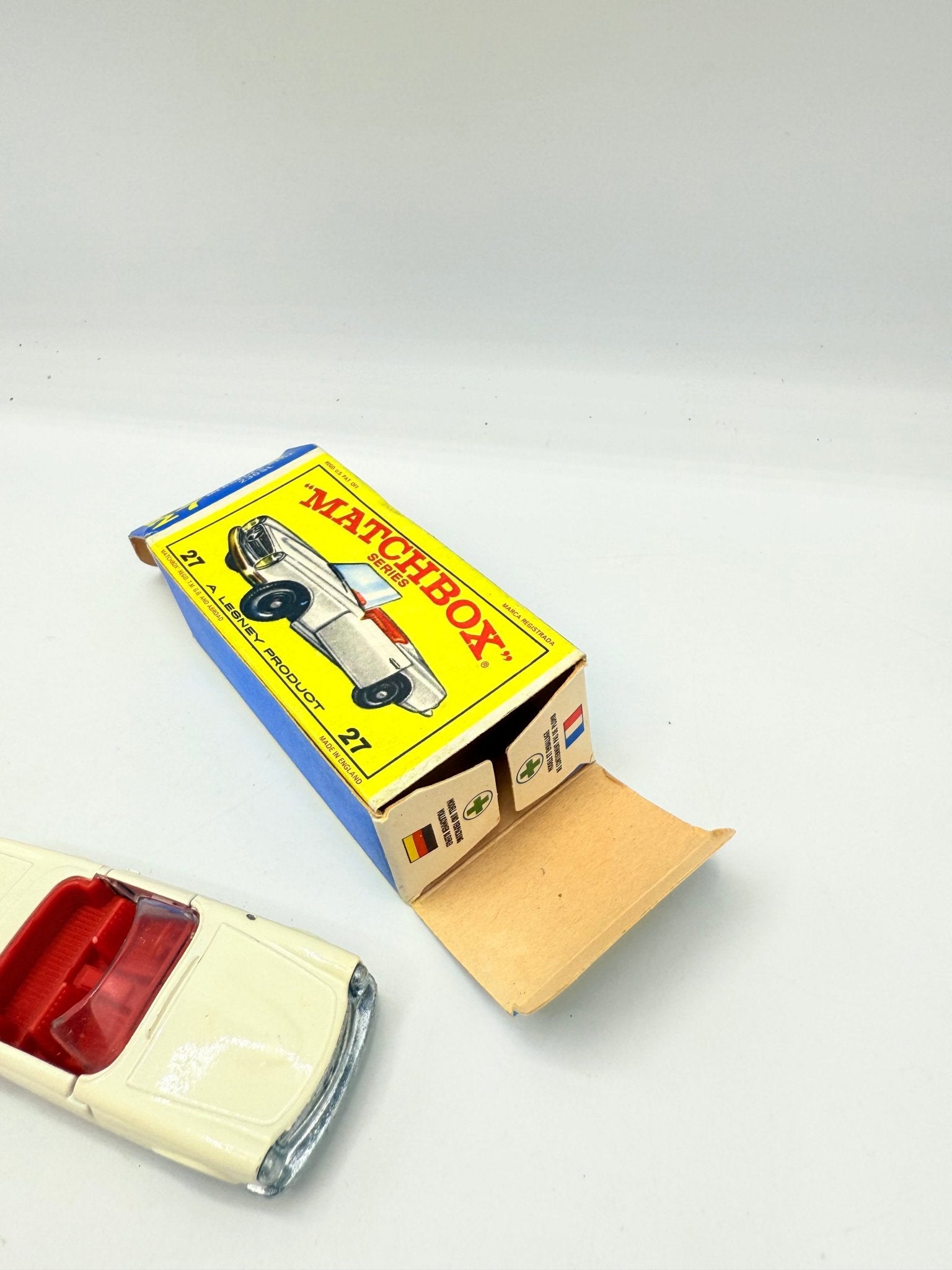 Matchbox Lesney 27d Mercedes - Benz 230SL - Magic Matchbox