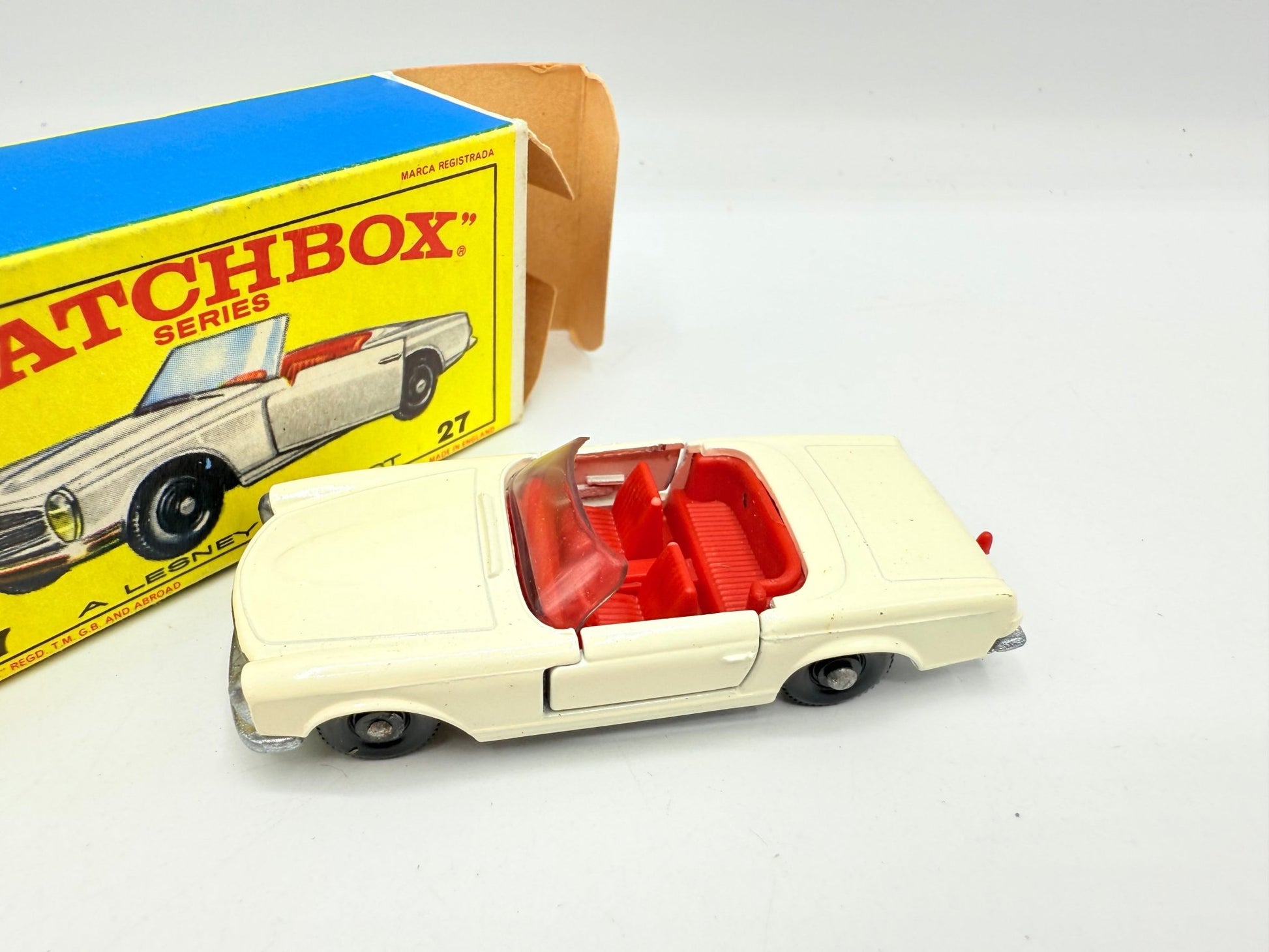 Matchbox Lesney 27d Mercedes - Benz 230SL - Magic Matchbox
