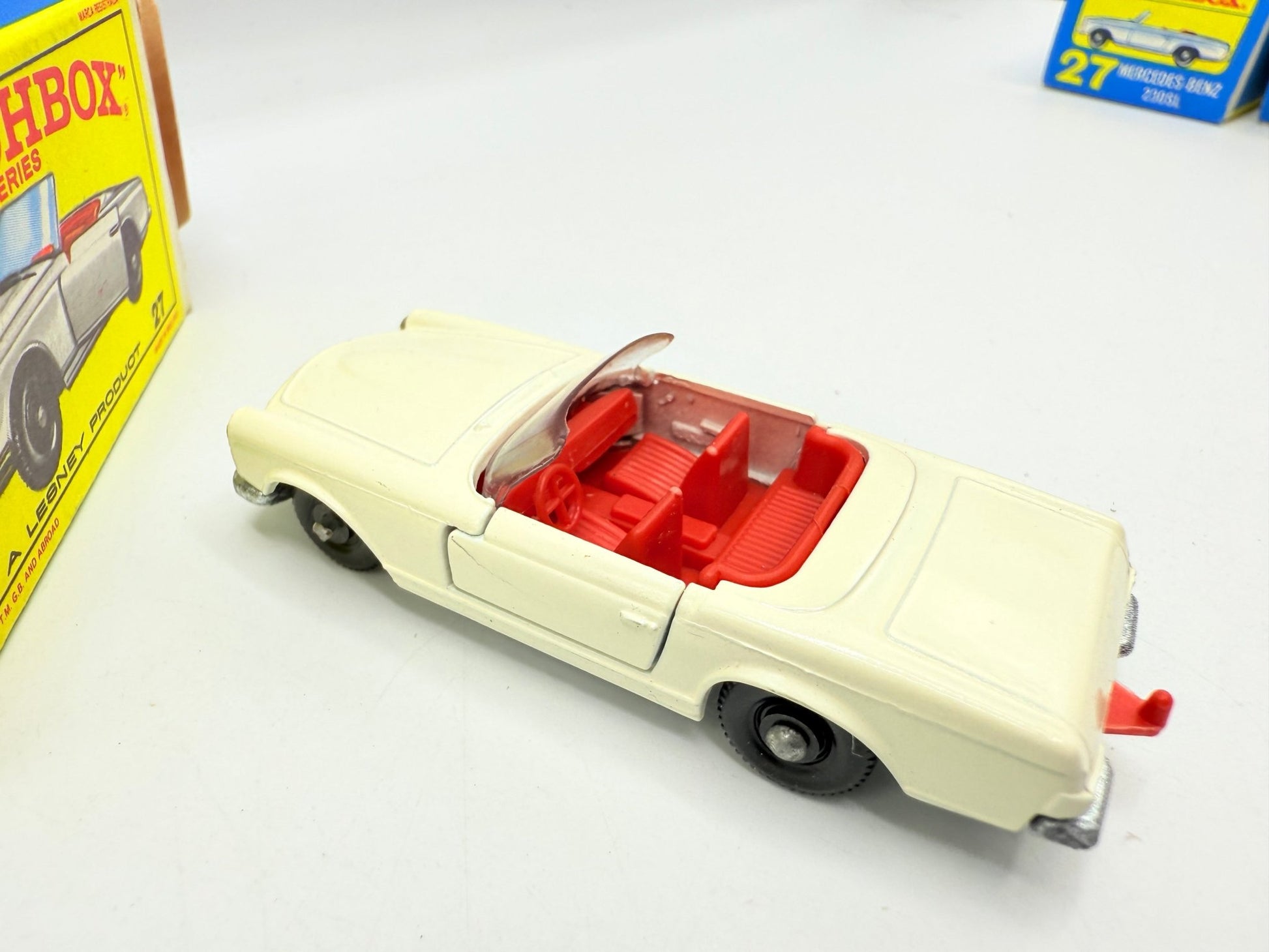 Matchbox Lesney 27d Mercedes - Benz 230SL - Magic Matchbox