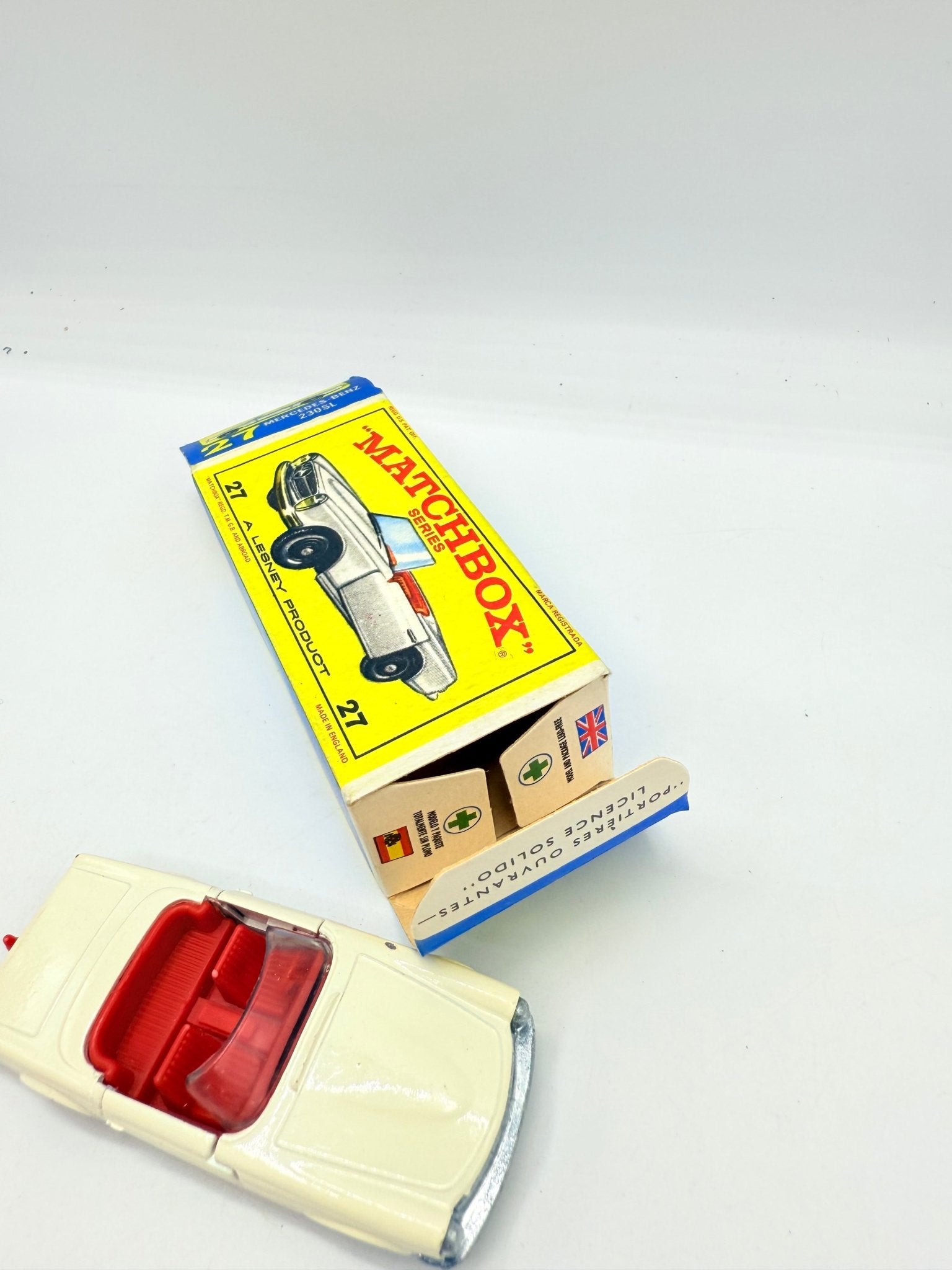Matchbox Lesney 27d Mercedes - Benz 230SL - Magic Matchbox