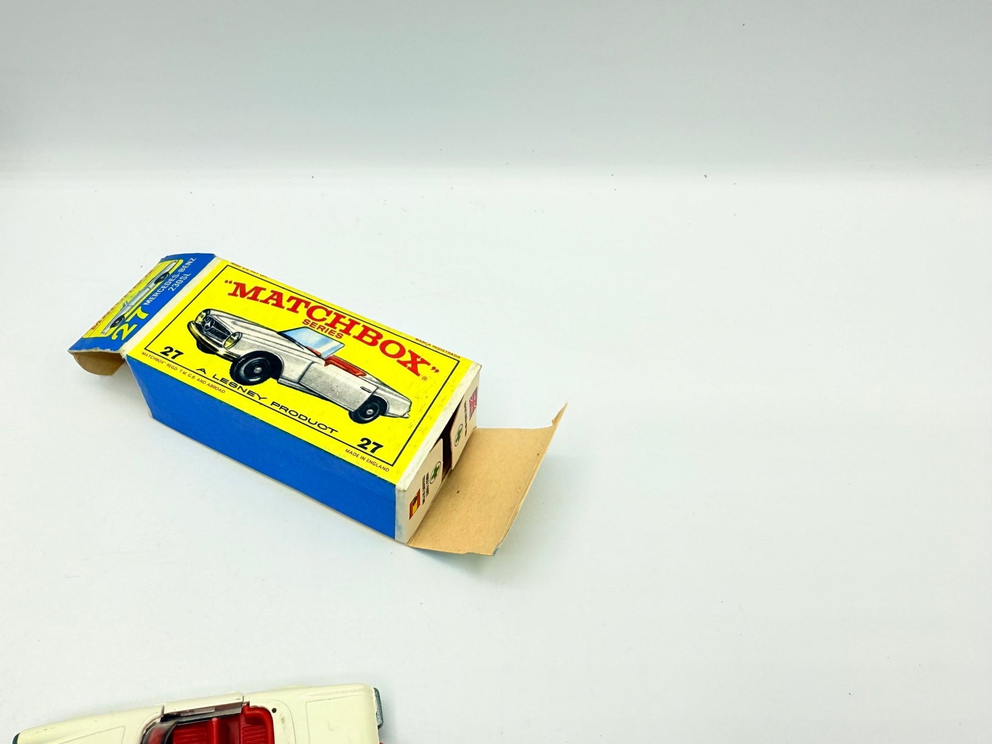 Matchbox Lesney 27d Mercedes - Benz 230SL - Magic Matchbox