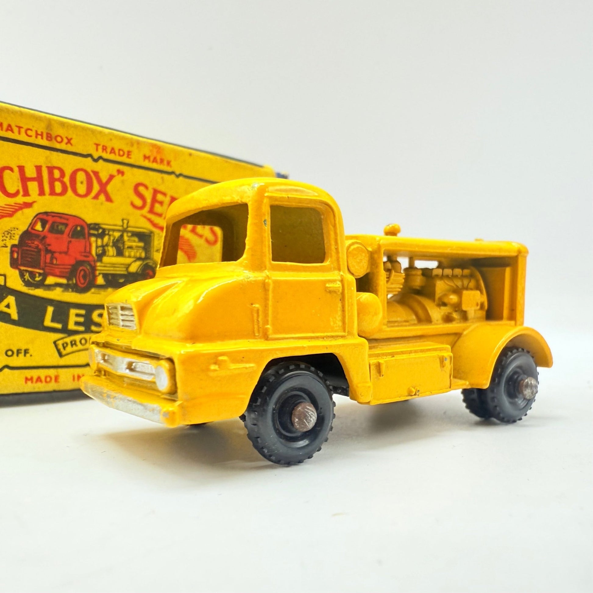 Matchbox Lesney 28b Ford Thames Compressor Truck - Magic Matchbox