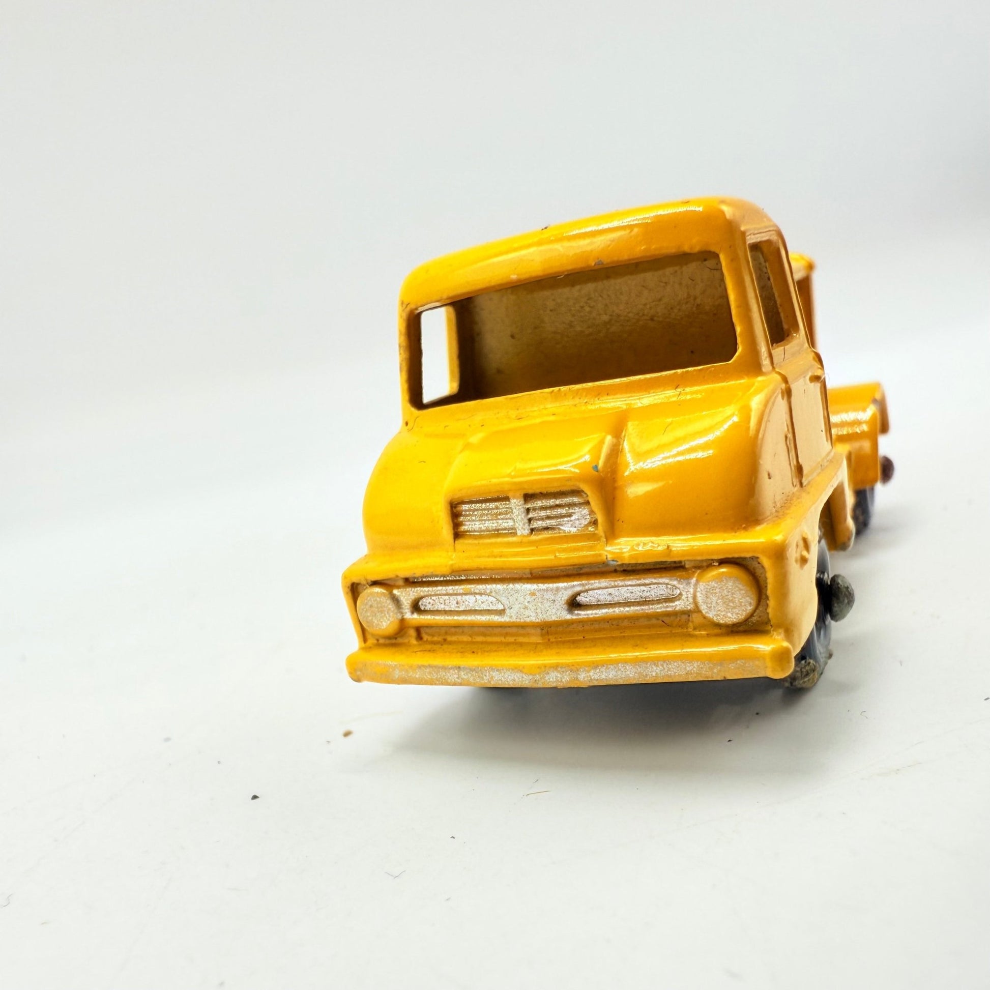 Matchbox Lesney 28b Ford Thames Compressor Truck - Magic Matchbox