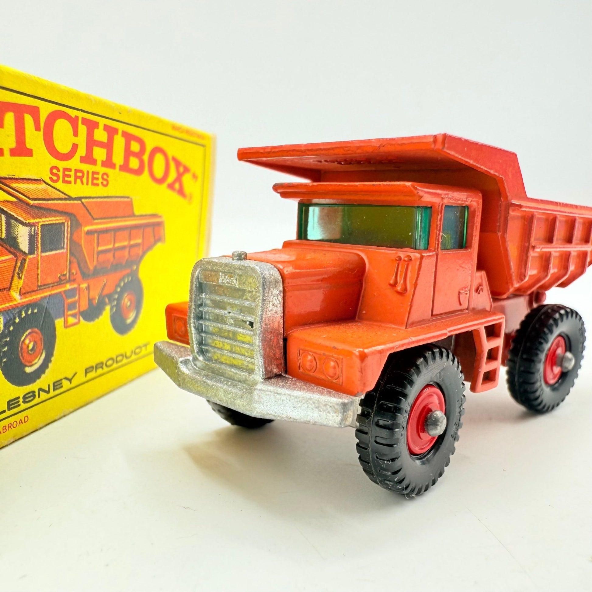 Matchbox Lesney 28d Mack Dump Truck With Red Hubs - Magic Matchbox