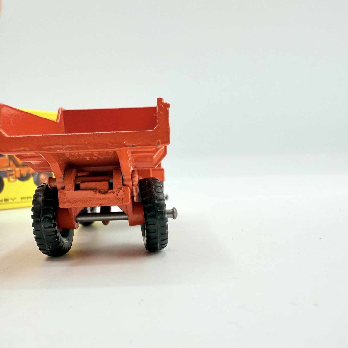 Matchbox Lesney 28d Mack Dump Truck With Red Hubs - Magic Matchbox