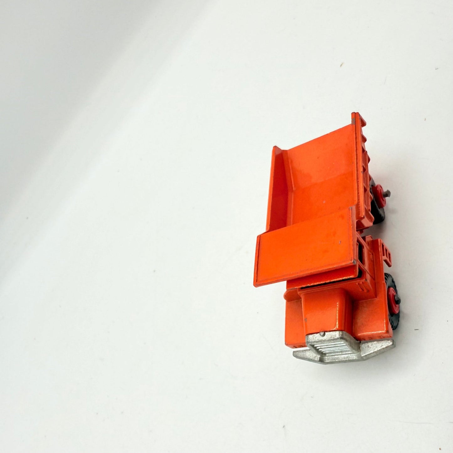 Matchbox Lesney 28d Mack Dump Truck With Red Hubs - Magic Matchbox