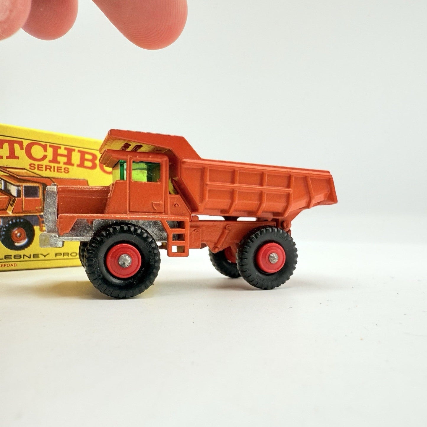 Matchbox Lesney 28d Mack Dump Truck With Red Hubs - Magic Matchbox