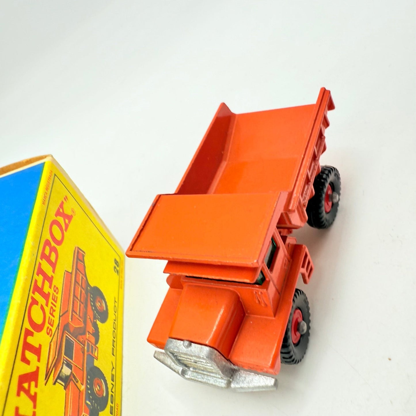 Matchbox Lesney 28d Mack Dump Truck With Red Hubs - Magic Matchbox