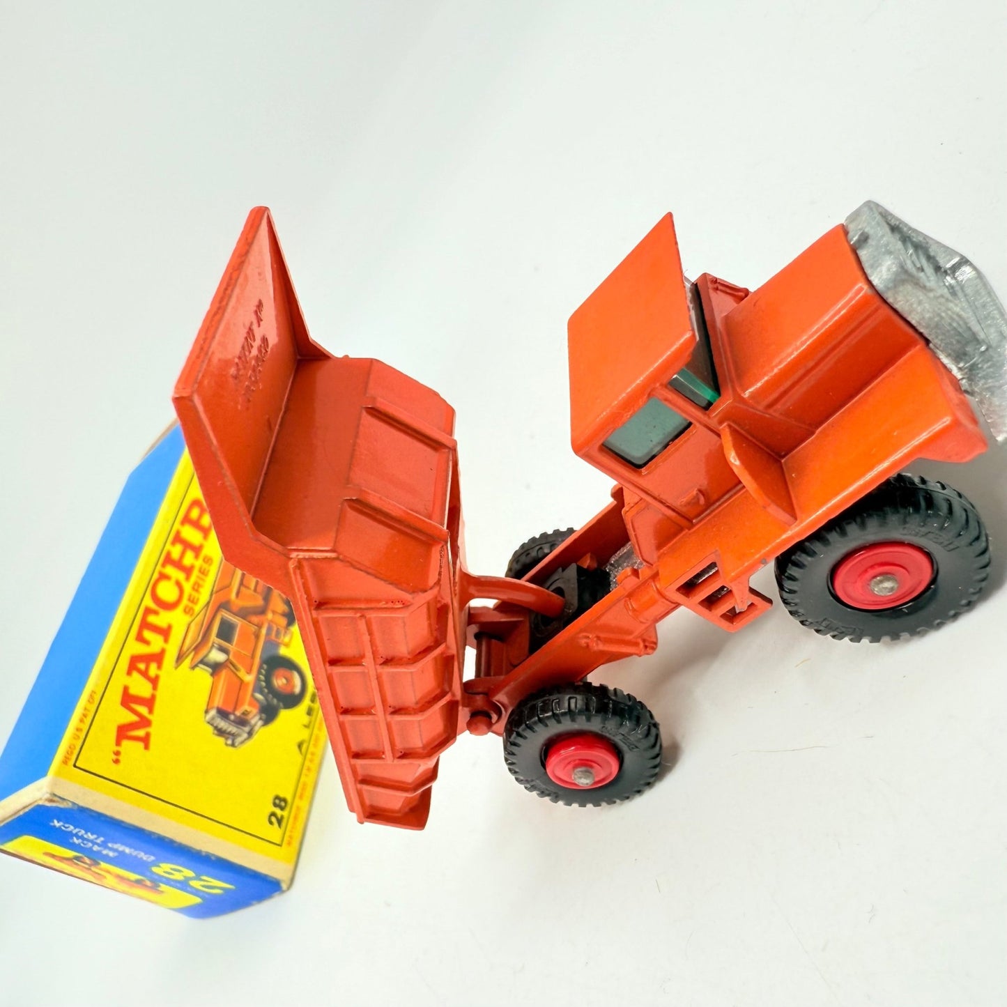 Matchbox Lesney 28d Mack Dump Truck With Red Hubs - Magic Matchbox