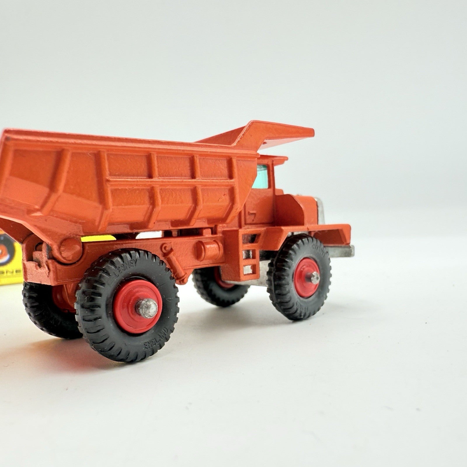 Matchbox Lesney 28d Mack Dump Truck With Red Hubs - Magic Matchbox