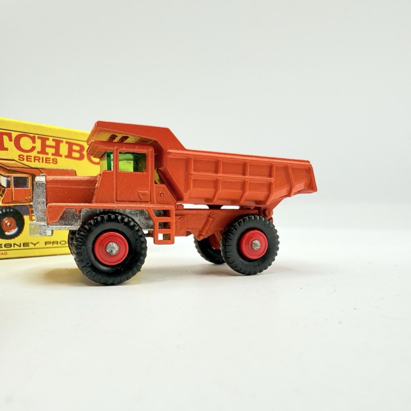 Matchbox Lesney 28d Mack Dump Truck With Red Hubs - Magic Matchbox