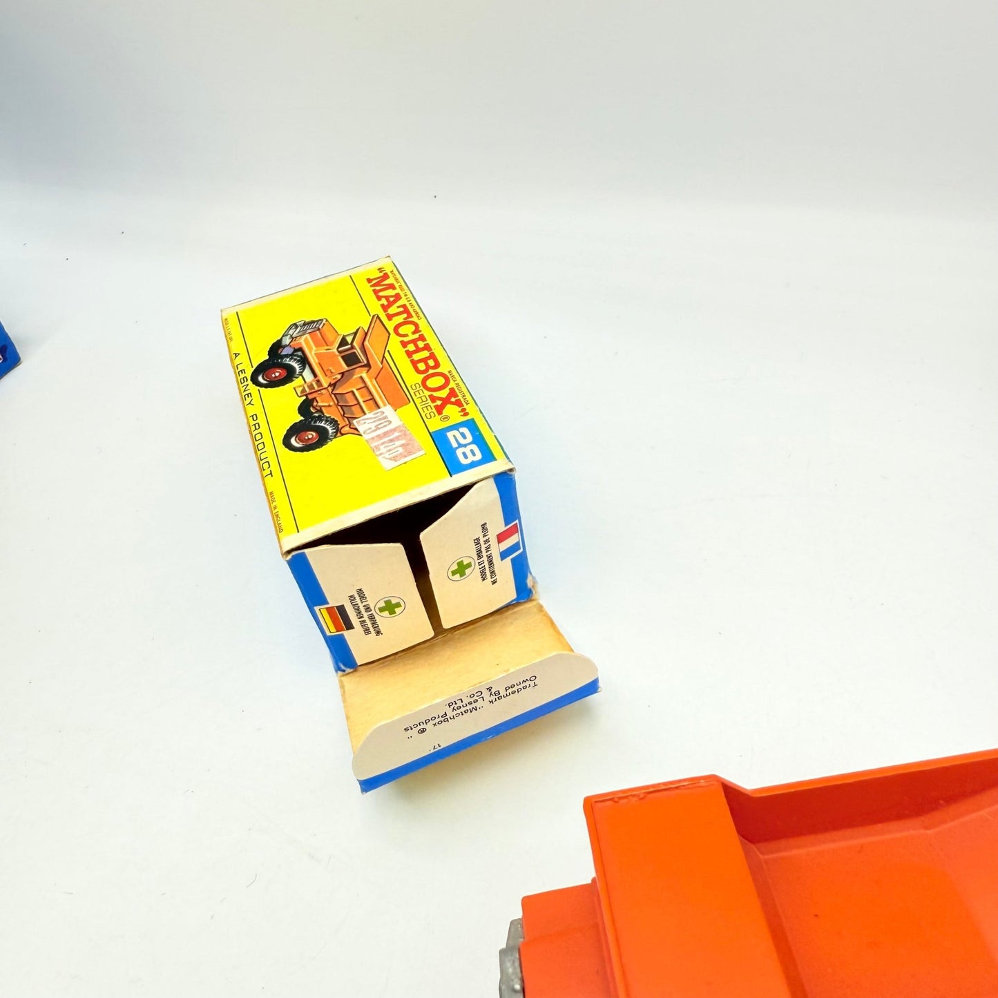 Matchbox Lesney 28d Mack Dump Truck With Red Hubs F Box - Magic Matchbox