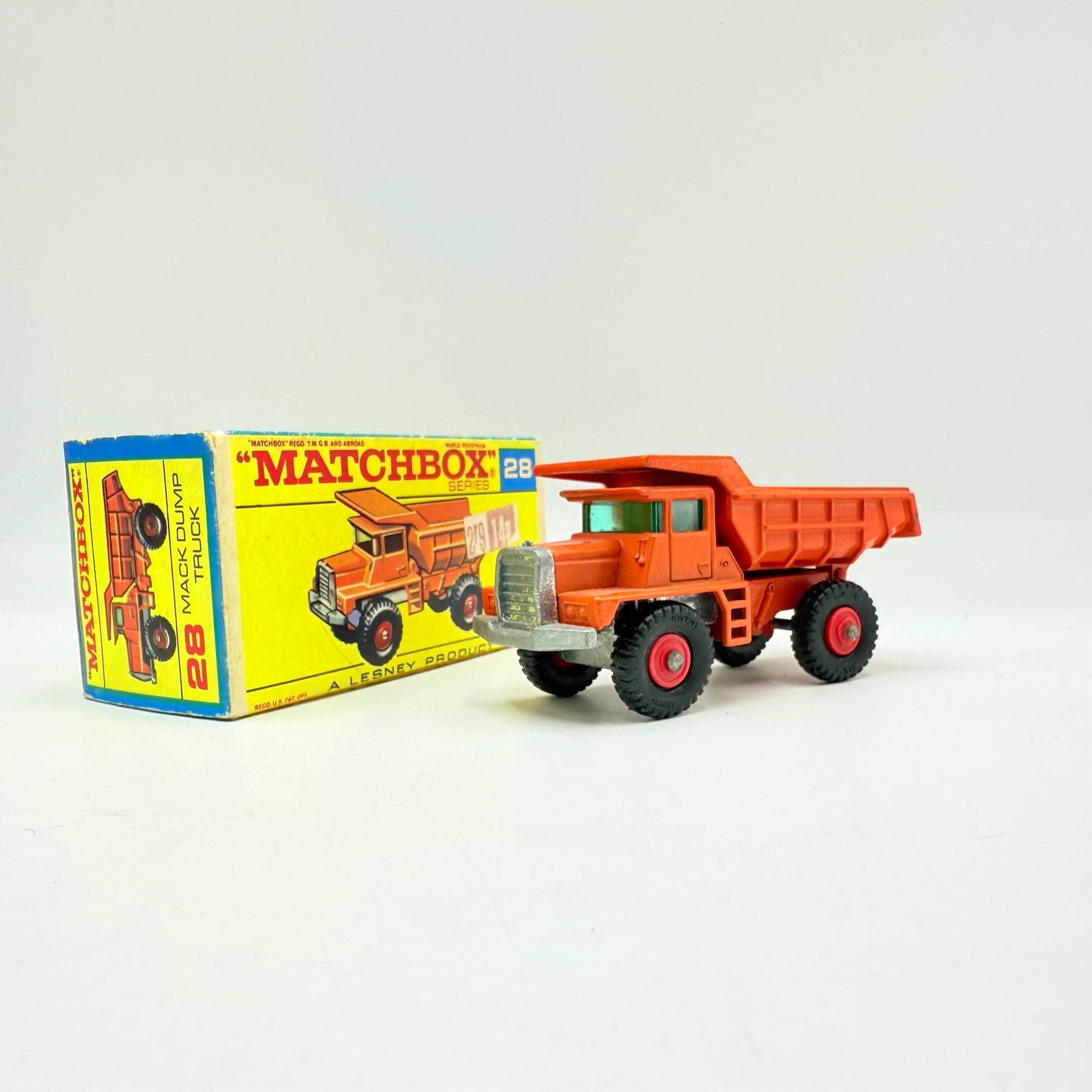 Matchbox Lesney 28d Mack Dump Truck With Red Hubs F Box - Magic Matchbox