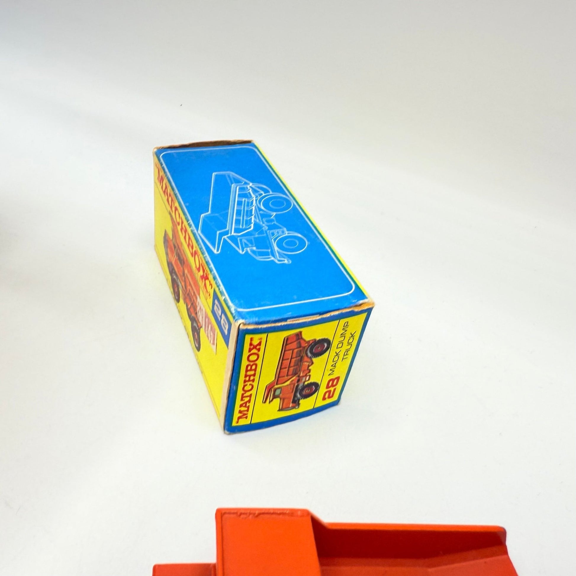 Matchbox Lesney 28d Mack Dump Truck With Red Hubs F Box - Magic Matchbox