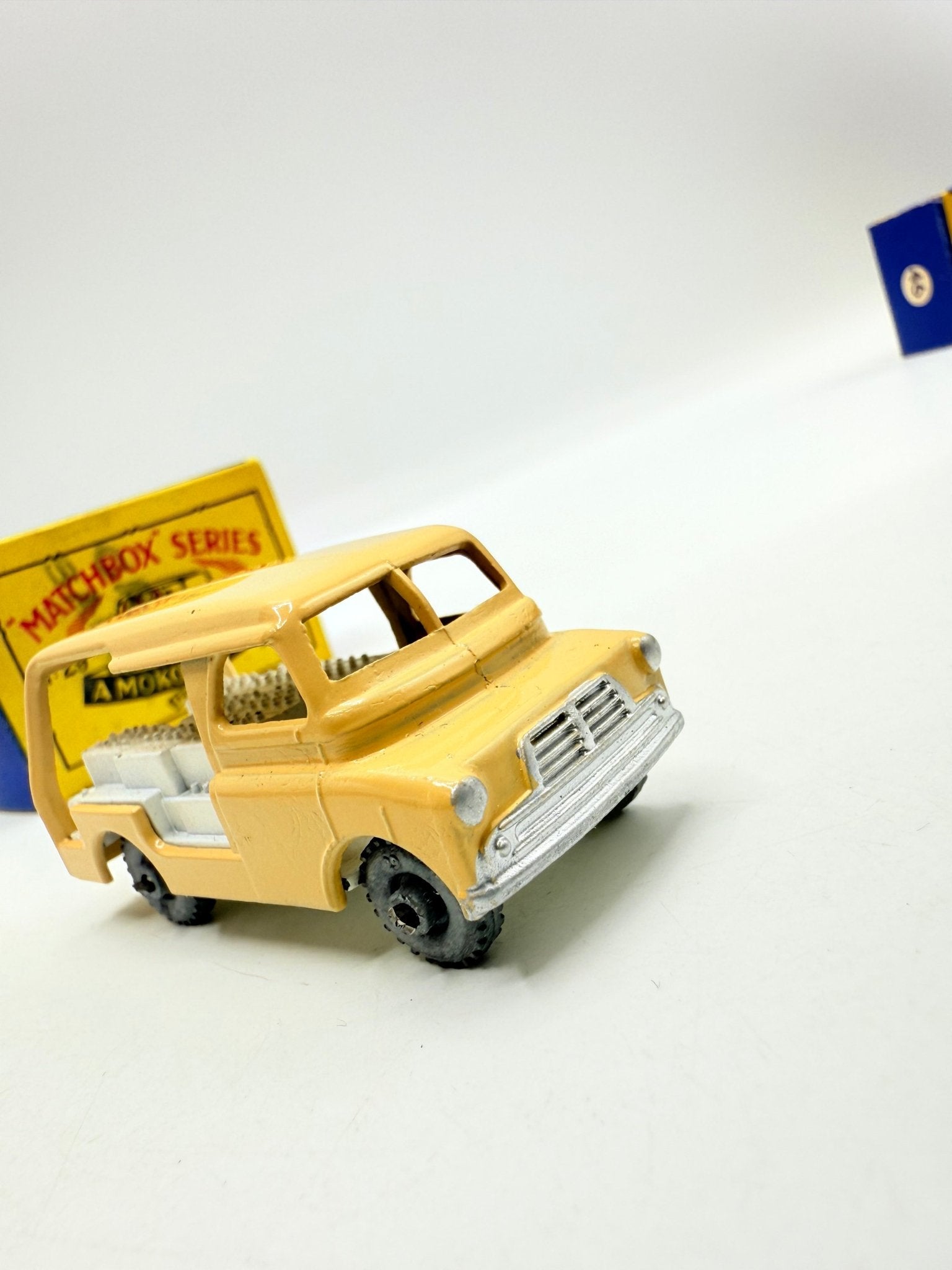 Matchbox Lesney 29a Bedford Milk Float Van MW - Magic Matchbox