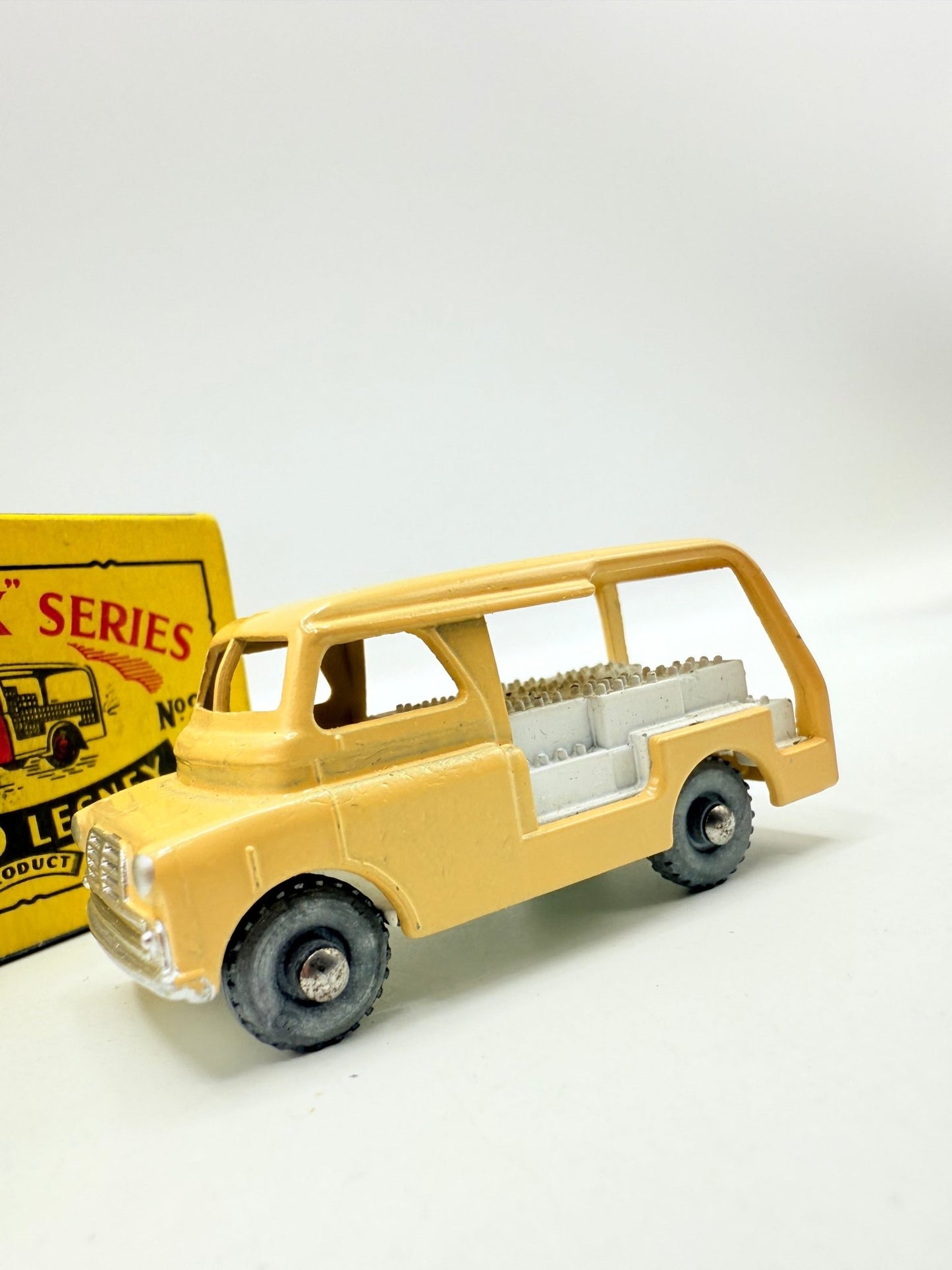 Matchbox Lesney 29a Bedford Milk Float Van MW - Magic Matchbox