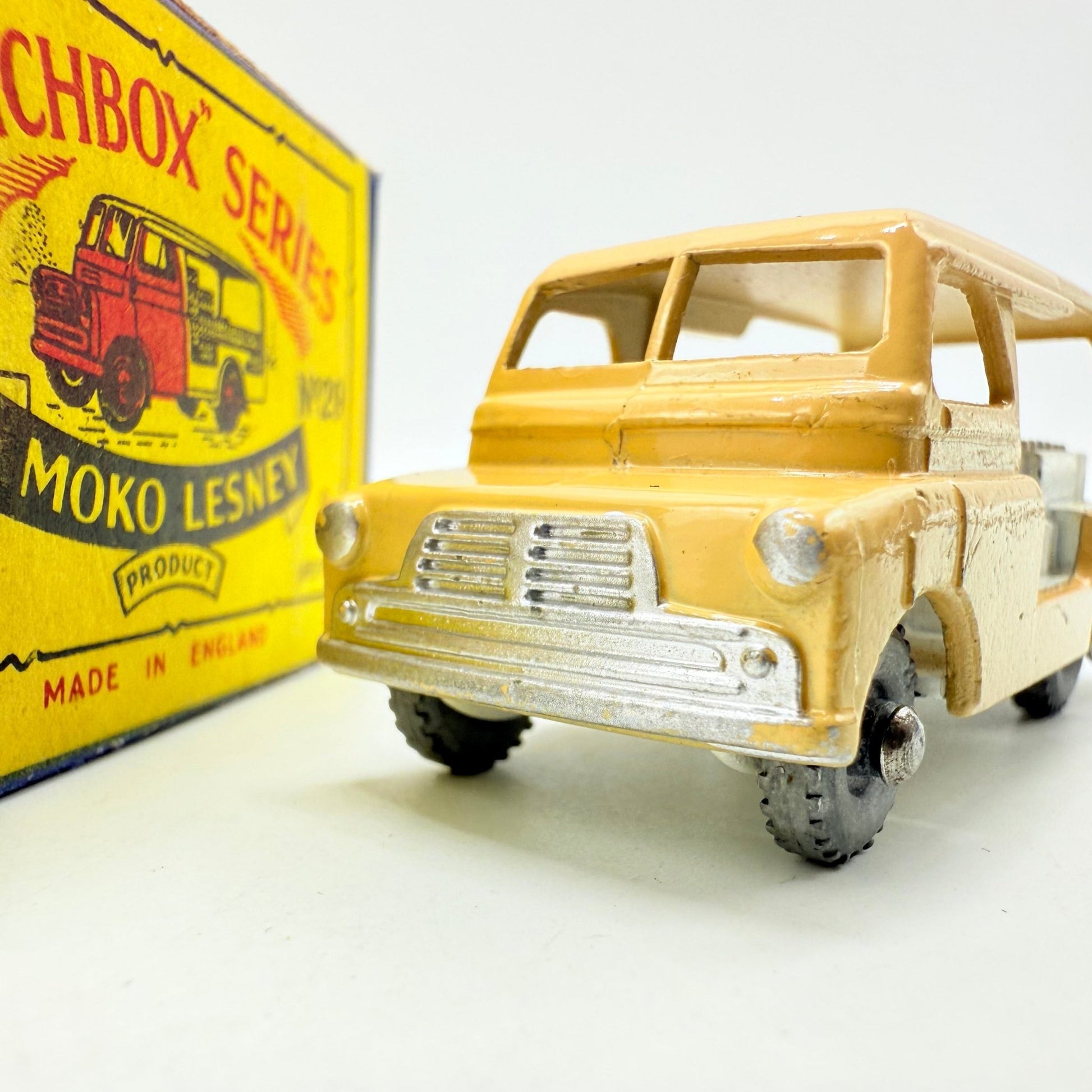 Matchbox Lesney 29a Bedford Milk Float Van MW - Magic Matchbox