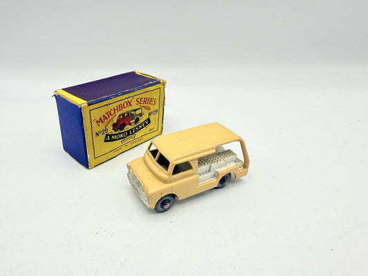 Matchbox Lesney 29a Bedford Milk Float Van MW - Magic Matchbox
