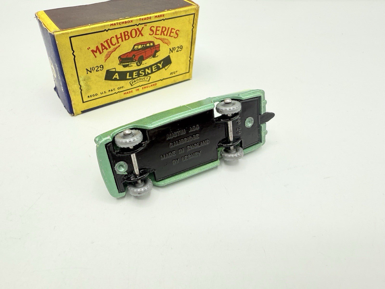 Matchbox Lesney 29b Austin A55 Cambridge SPW - Magic Matchbox