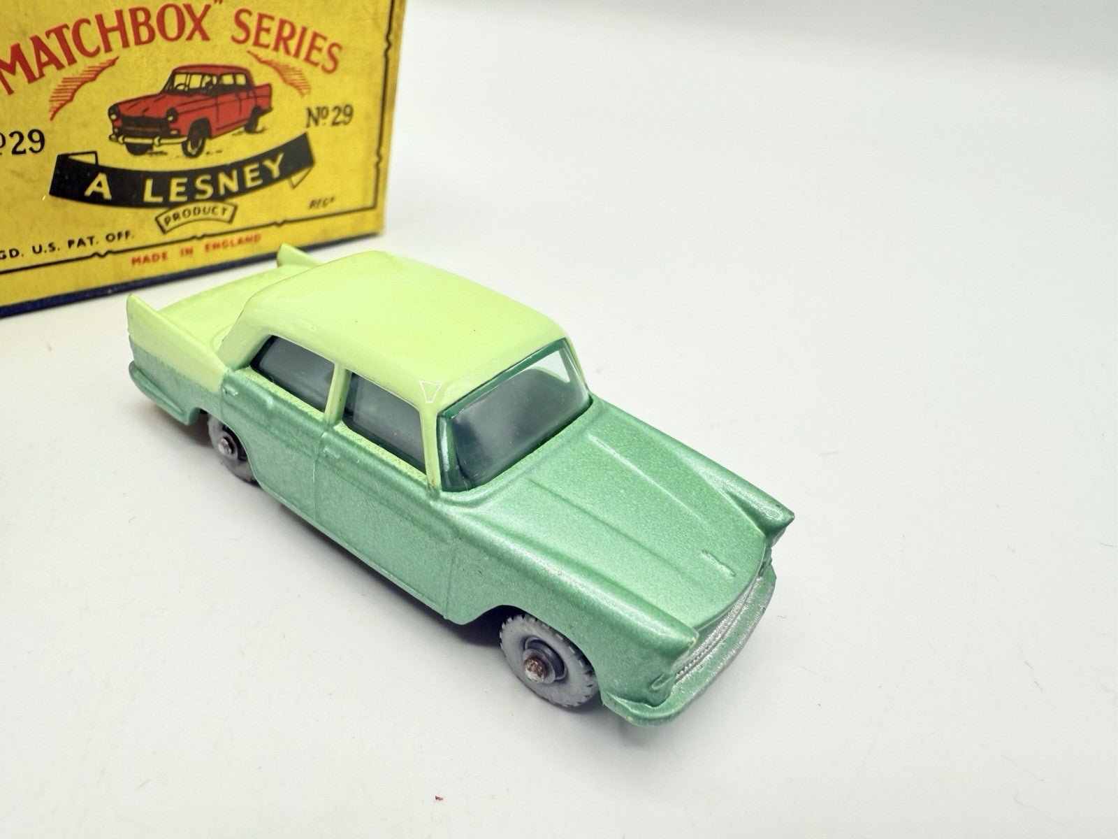 Matchbox Lesney 29b Austin A55 Cambridge SPW - Magic Matchbox