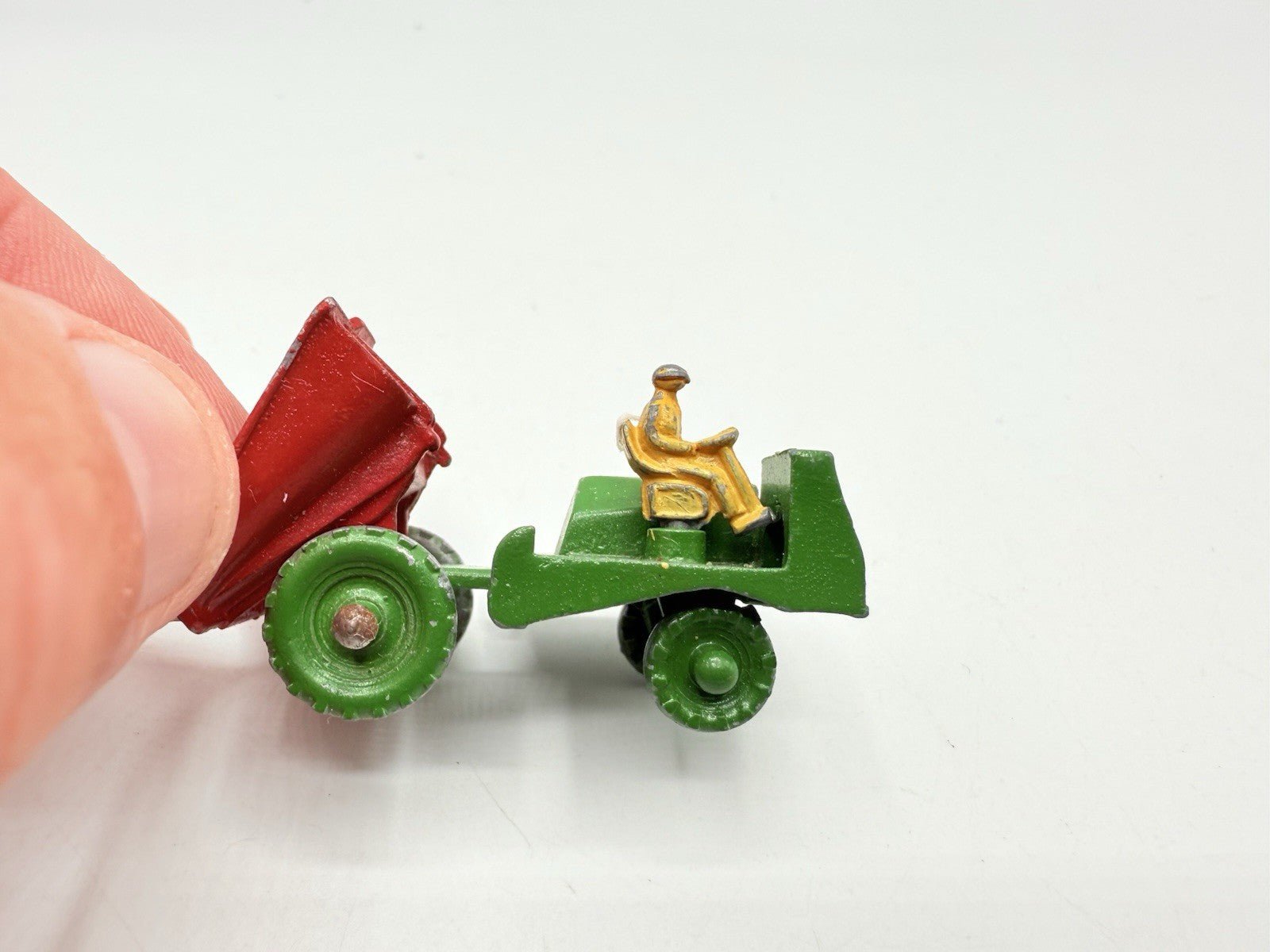 Matchbox Lesney 2a Dumper 1st Issue with Metal Green Wheels VG - Magic Matchbox