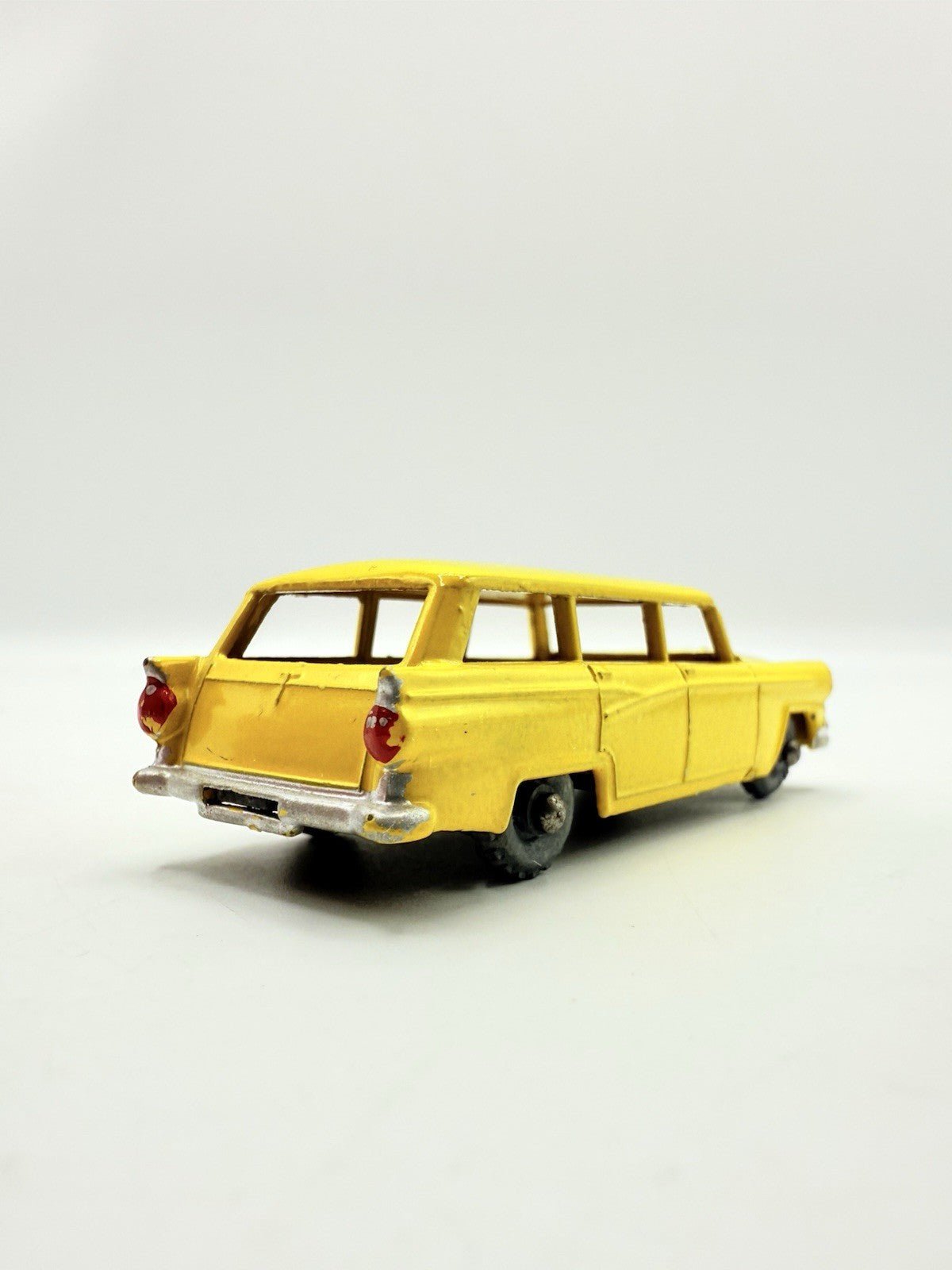 Matchbox Lesney 31a Ford Customline Station Wagon - Magic Matchbox