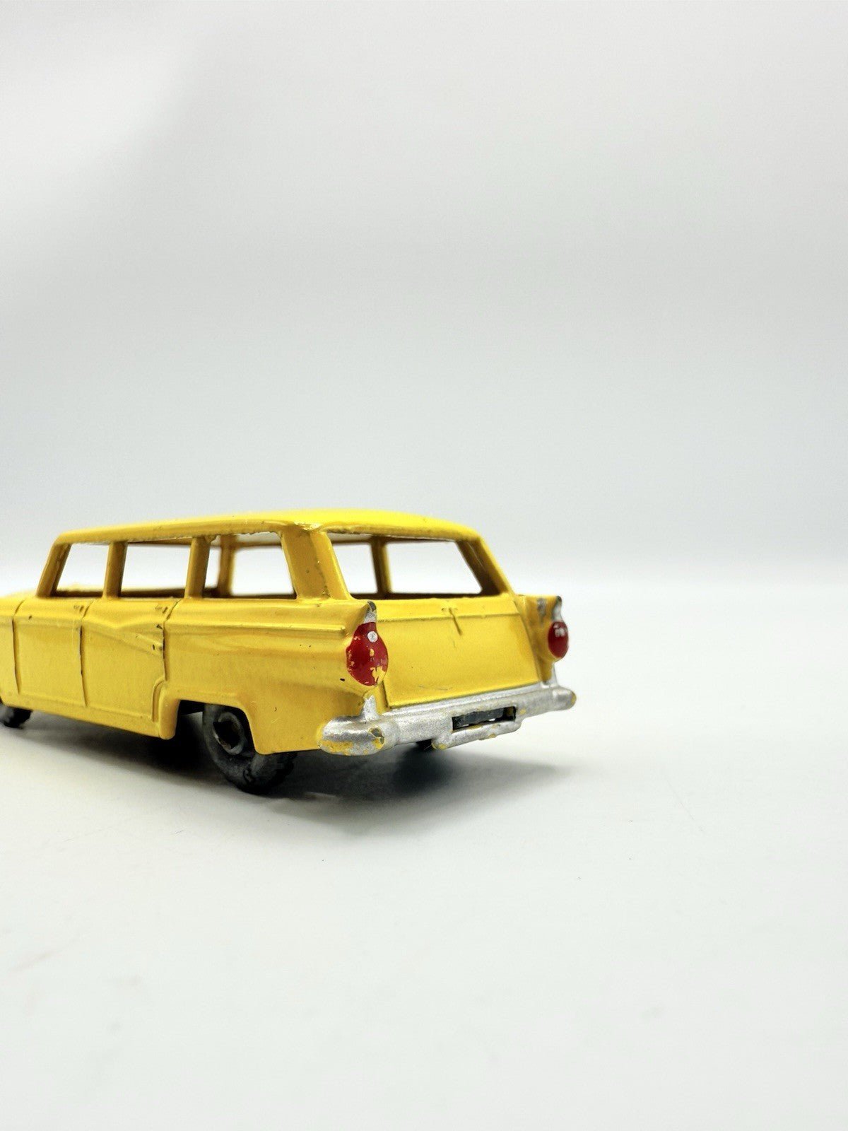 Matchbox Lesney 31a Ford Customline Station Wagon - Magic Matchbox