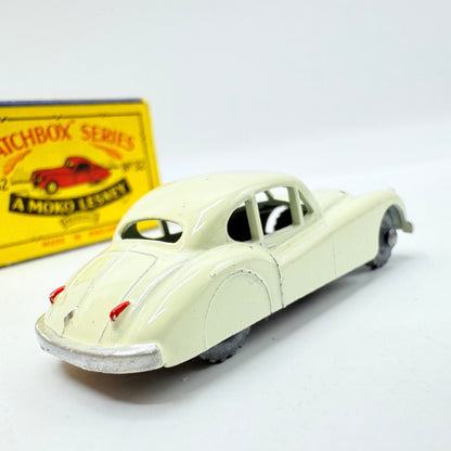 Matchbox Lesney 32a Jaguar XK140 white MW - Magic Matchbox